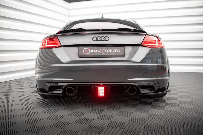 pol_po_Led-Stop-Light-Audi-TT-S-Line-8S-19931_8jpg - OPSHOLDERS