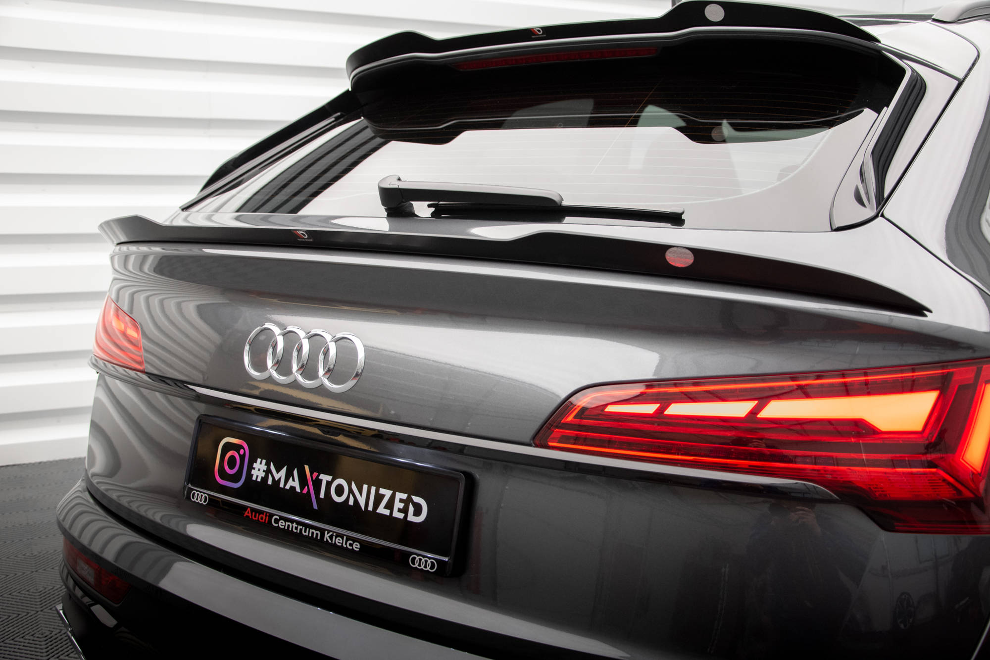pol_po_Lower-Spoiler-Cap-Audi-SQ5-Q5-S-Line-Sportback-Mk2-Facelift-18464_8jpg - OPSHOLDERS