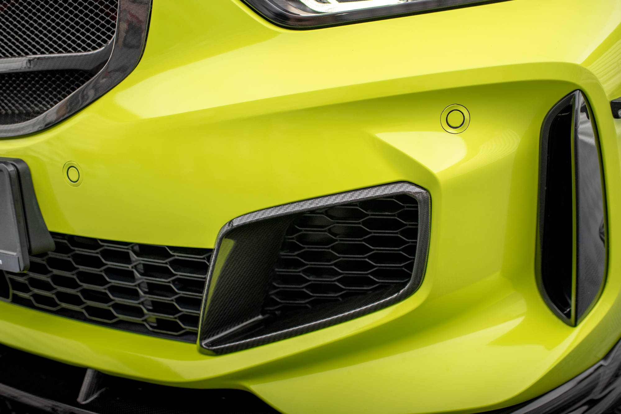 pol_po_Prepreg-Carbon-Fiber-Front-Bumper-Side-Vents-BMW-1-F40-M-Pack-M135i-18758_8jpg - OPSHOLDERS