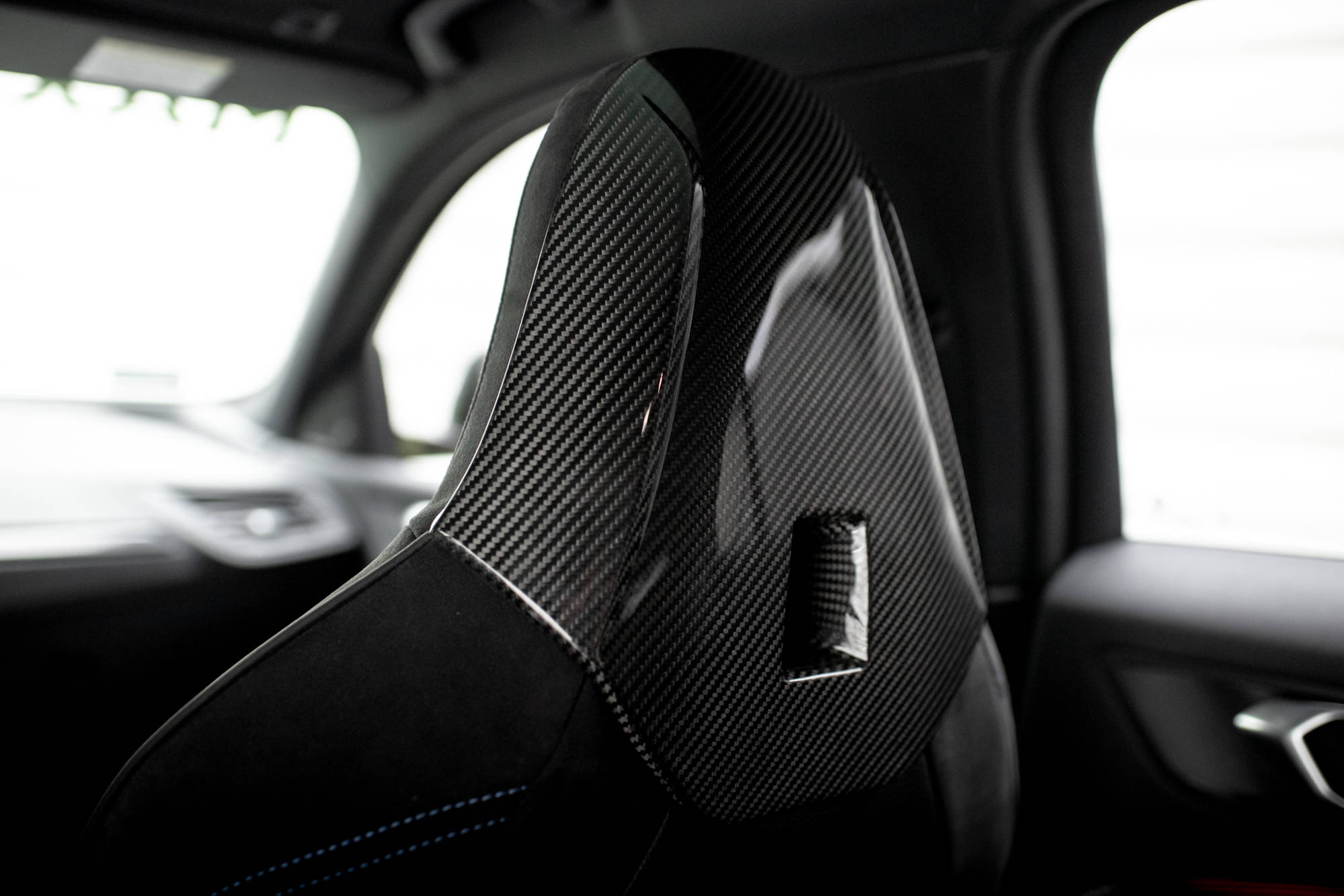 pol_po_Prepreg-Carbon-Fiber-Headrests-BMW-1-F40-M135i-18759_12jpg - OPSHOLDERS