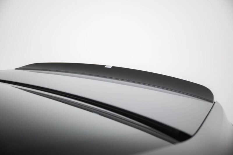 pol_po_Prepreg-Carbon-Fiber-Tailgate-Spoiler-BMW-7-G11-G11-Facelift-21158_2jpg - OPSHOLDERS