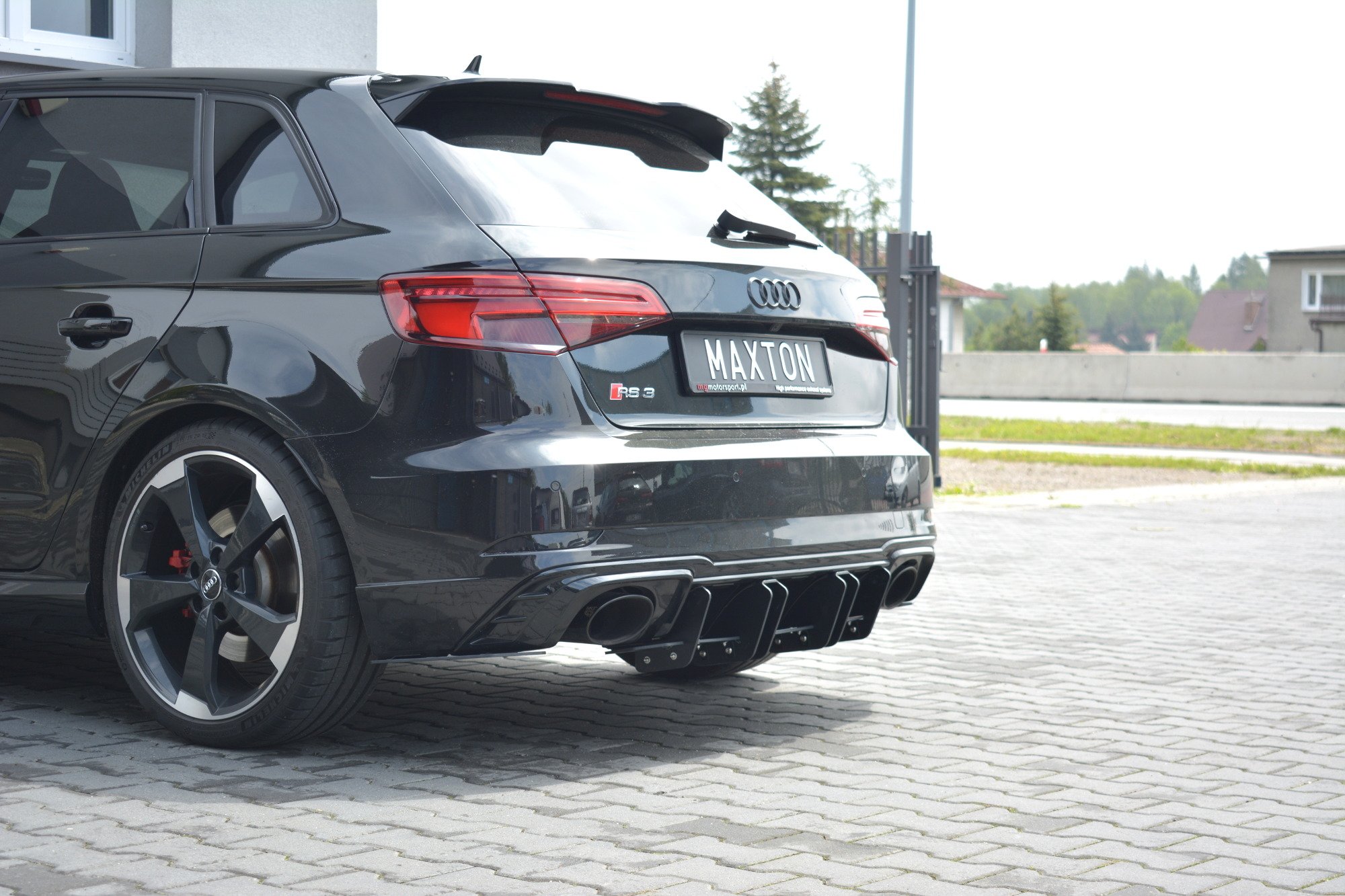 pol_po_Rear-Diffuser-V-2-Audi-RS3-8V-FL-Sportback-7626_2jpg - OPSHOLDERS