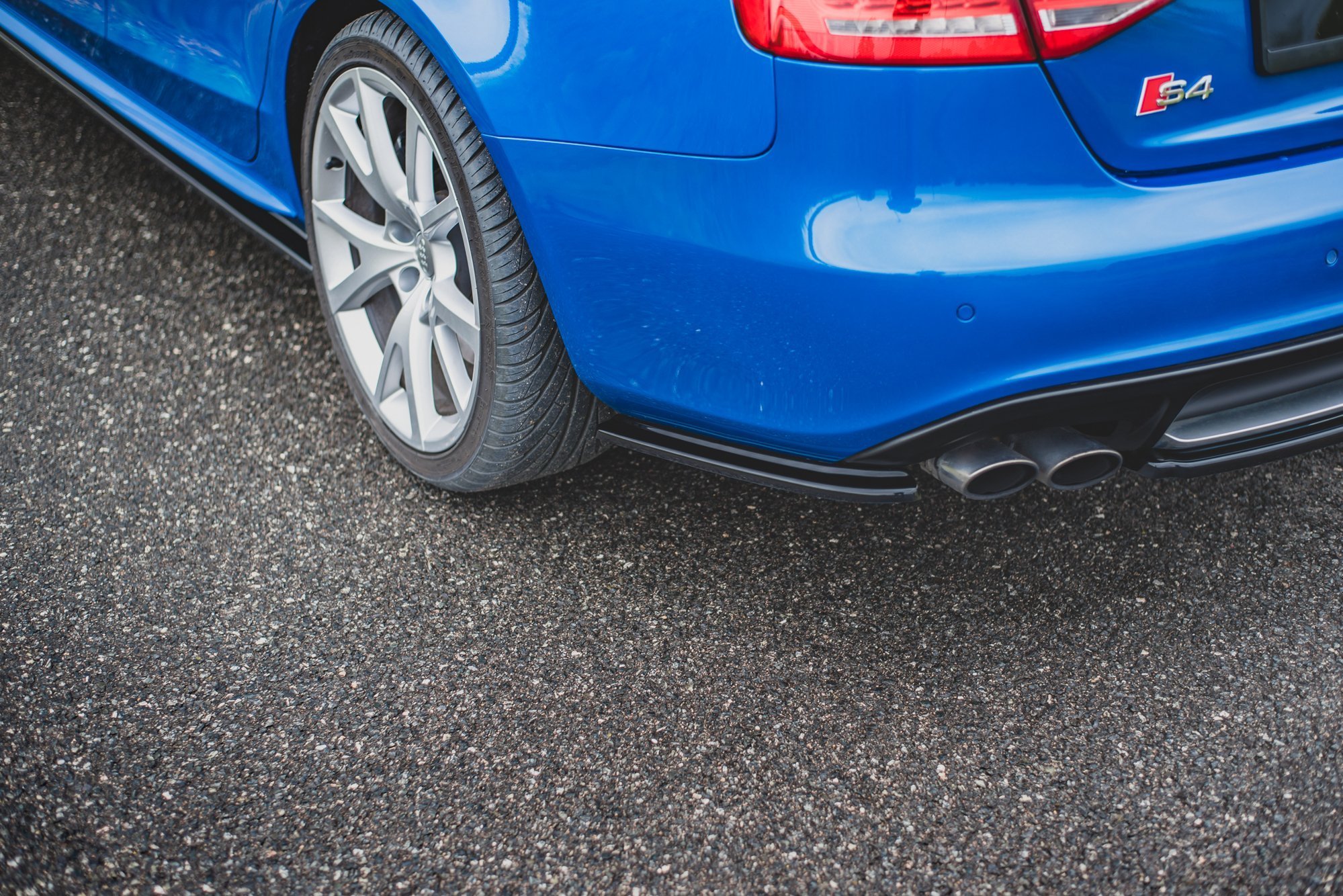 pol_po_Rear-Side-Splitters-Audi-S4-A4-S-Line-B8-Sedan-10178_1jpg - OPSHOLDERS