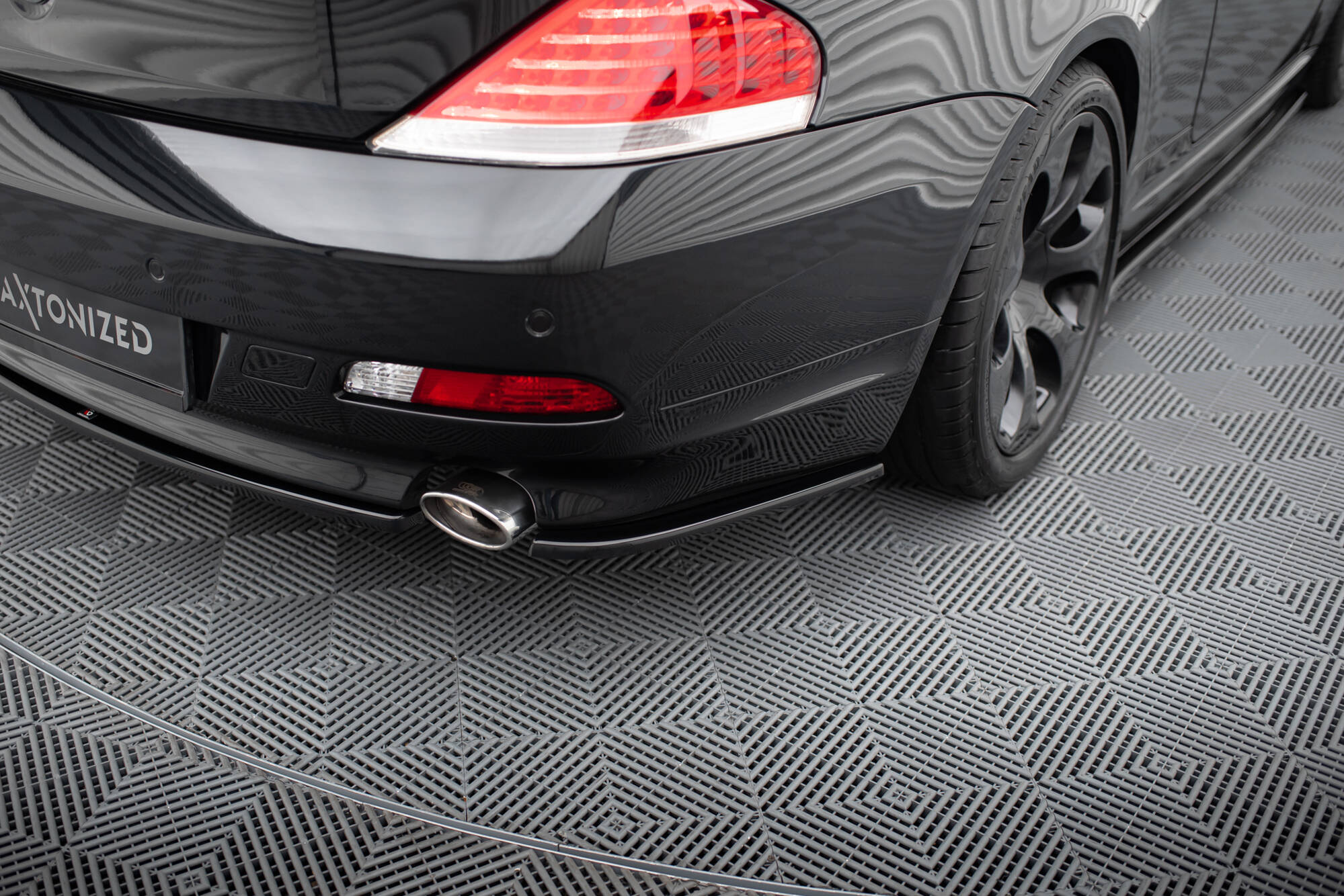 pol_po_Rear-Side-Splitters-BMW-6-Coupe-E63-Cabrio-E64-1099_5jpg - OPSHOLDERS