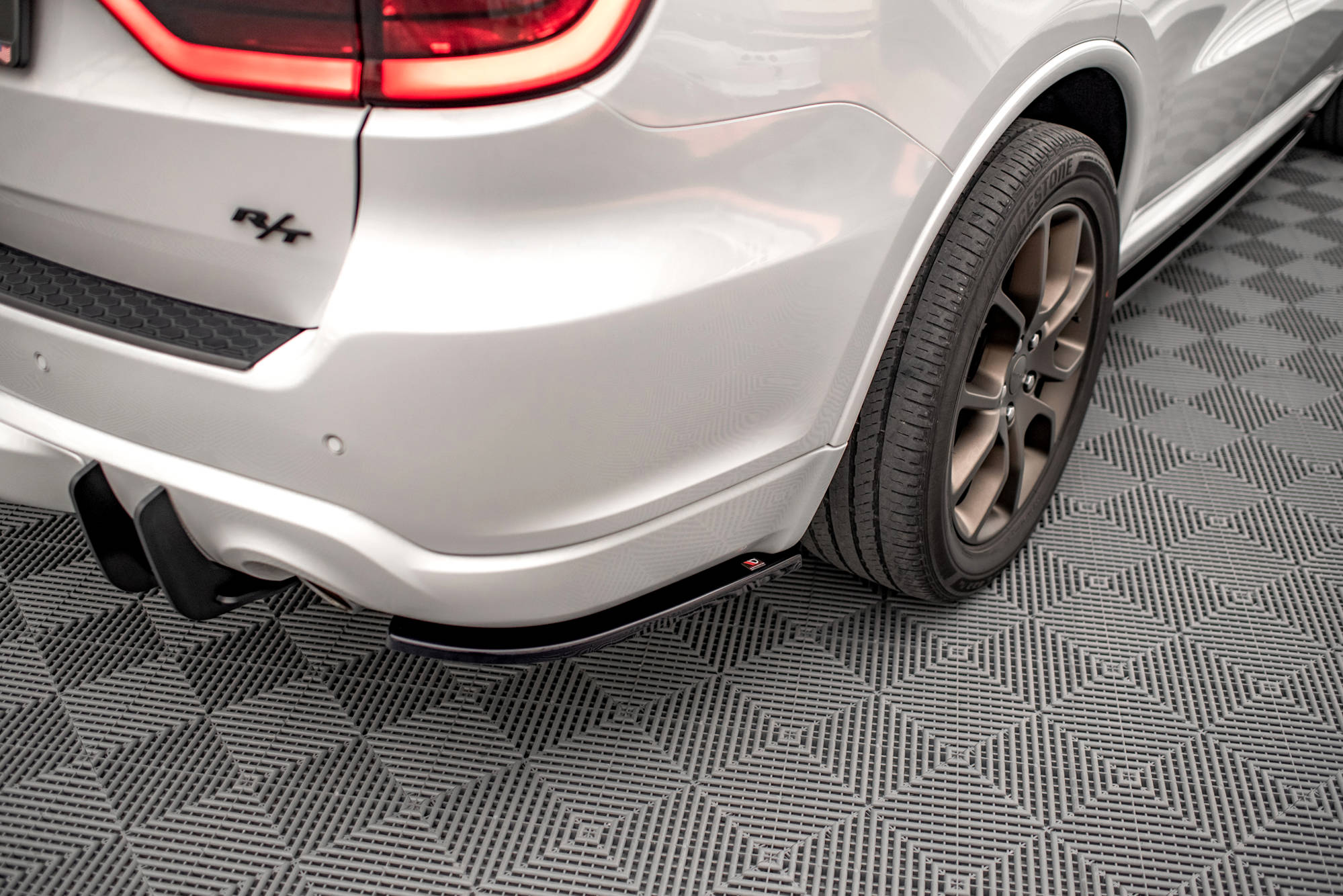 pol_po_Rear-Side-Splitters-Dodge-Durango-RT-Mk3-13860_2jpg - OPSHOLDERS