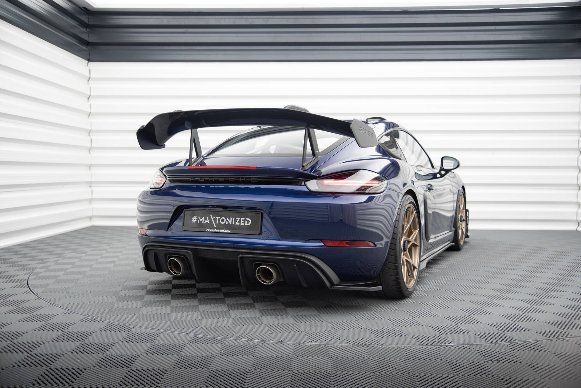 pol_po_Rear-Side-Splitters-Porsche-718-Cayman-GT4-RS-982c-19067_8jpg - OPSHOLDERS