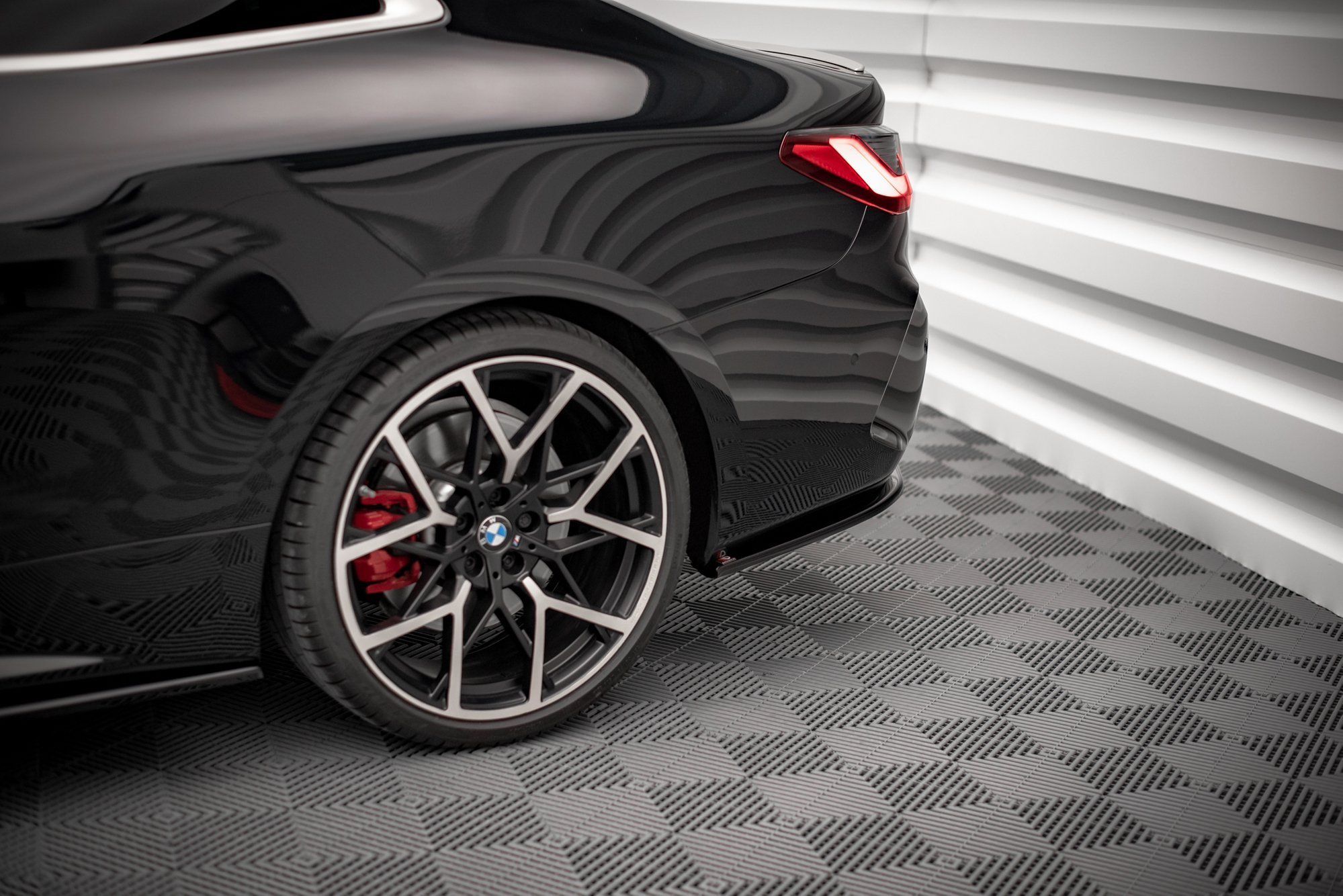 pol_po_Rear-Side-Splitters-V-1-BMW-4-M-Pack-G22-G23-G22-Facelift-G23-Facelift-13585_2jpg - OPSHOLDERS