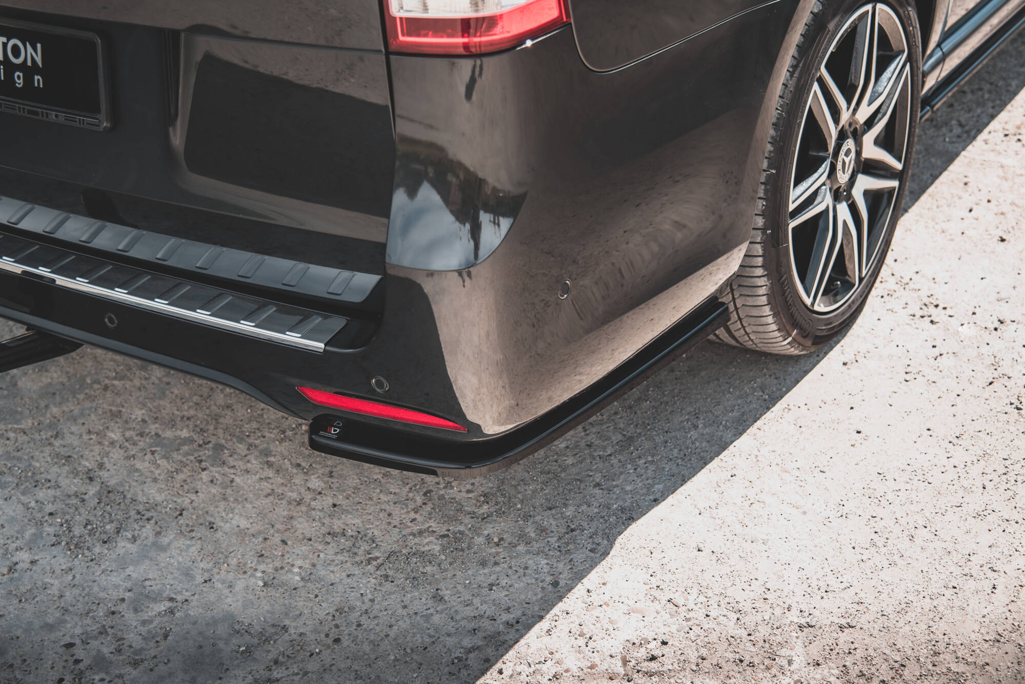 pol_po_Rear-Side-Splitters-V-1-Mercedes-Benz-V-Class-AMG-Line-W447-Facelift-11276_6jpg - OPSHOLDERS