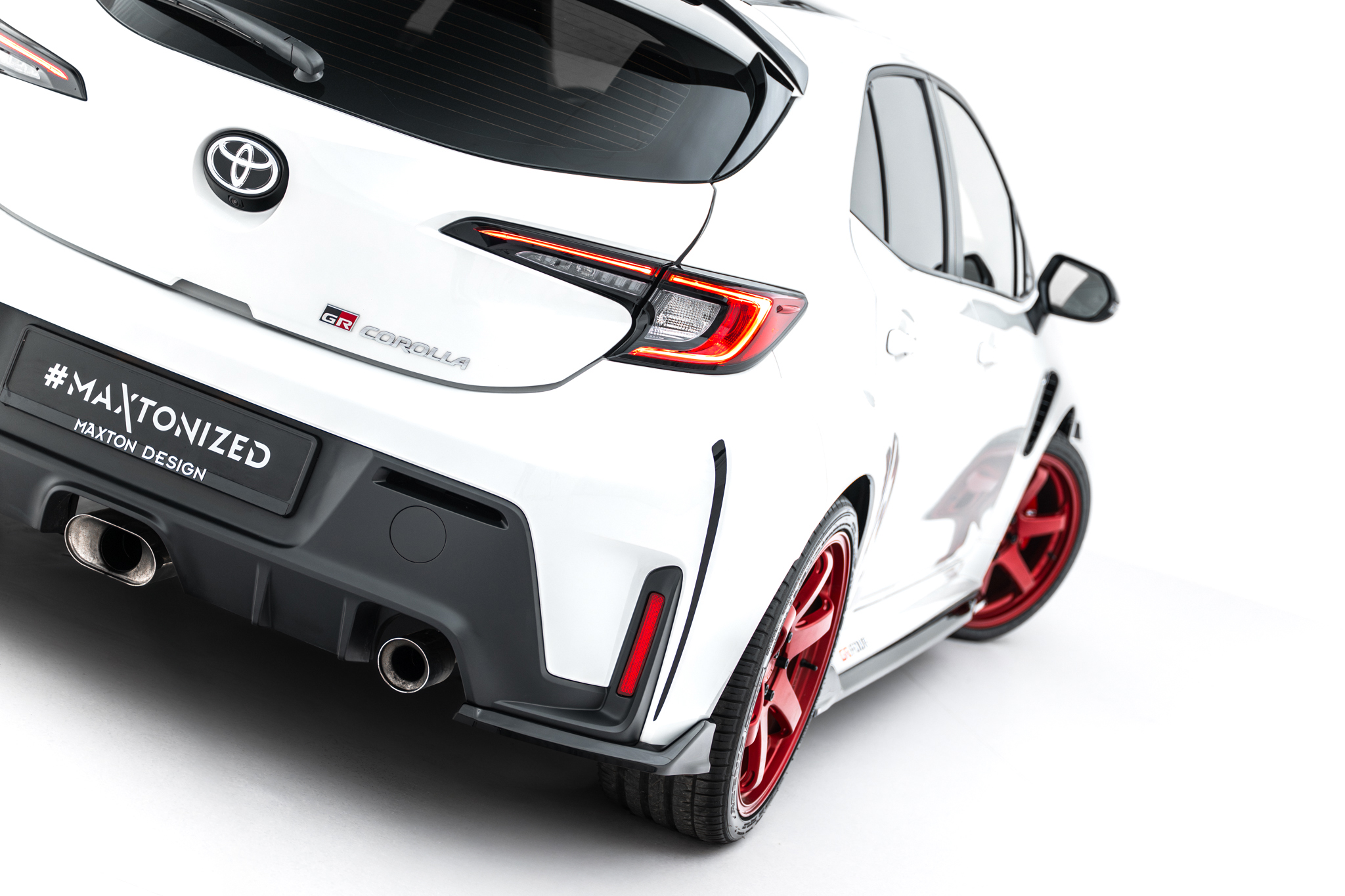 pol_po_Rear-Side-Splitters-V-2-Toyota-GR-Corolla-Mk12-22867_4jpg - OPSHOLDERS