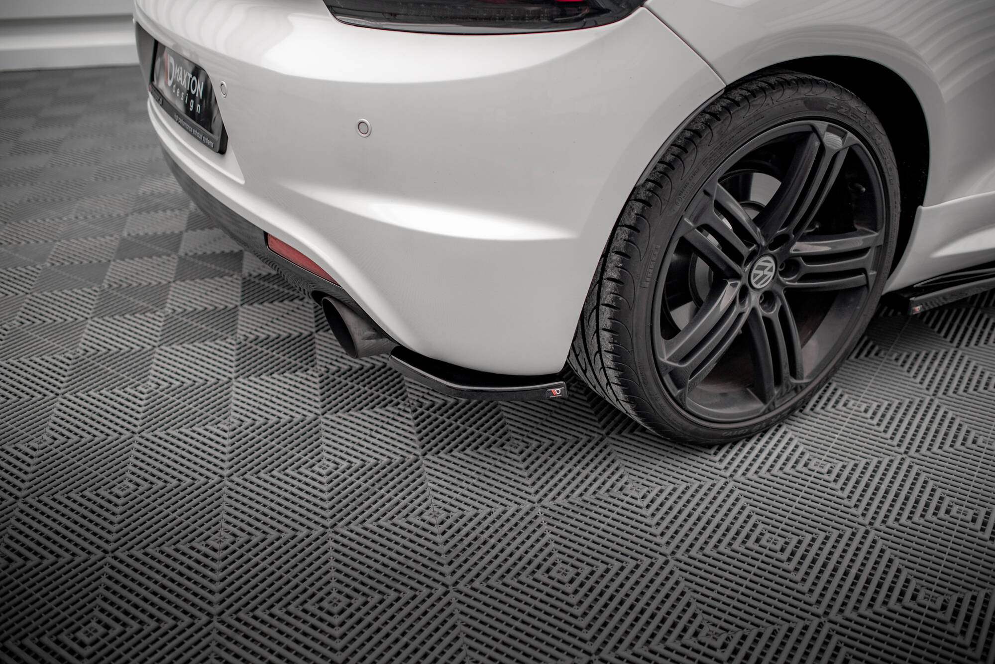pol_po_Rear-Side-Splitters-V-2-Volkswagen-Scirocco-R-Mk3-19562_3jpg - OPSHOLDERS