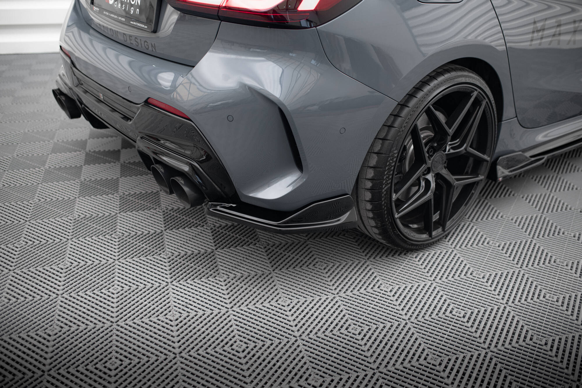 pol_po_Rear-Side-Splitters-V-4-for-BMW-1-M-Pack-M135i-128ti-F40-9975_3jpg - OPSHOLDERS