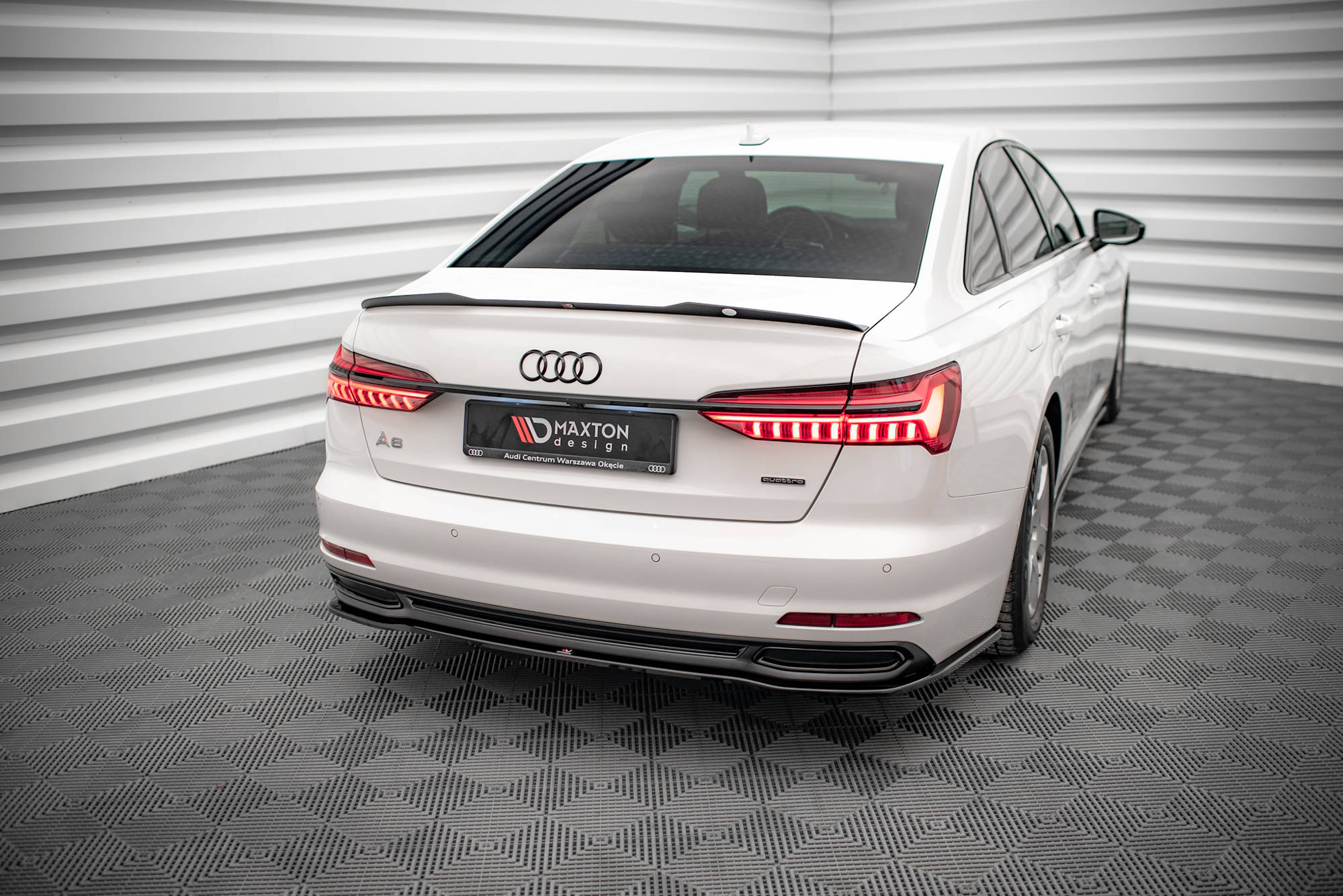 pol_po_Rear-Splitter-Audi-A6-C8-16480_4jpg - OPSHOLDERS