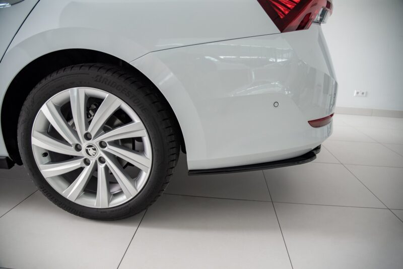 pol_po_Rear-Splitter-Skoda-Octavia-Mk4-10541_1jpg - OPSHOLDERS