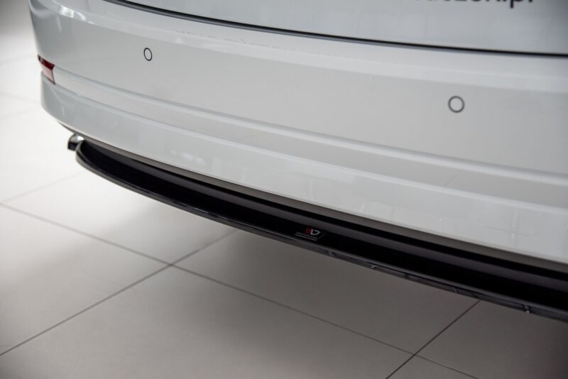 pol_po_Rear-Splitter-Skoda-Octavia-Mk4-10541_3jpg - OPSHOLDERS