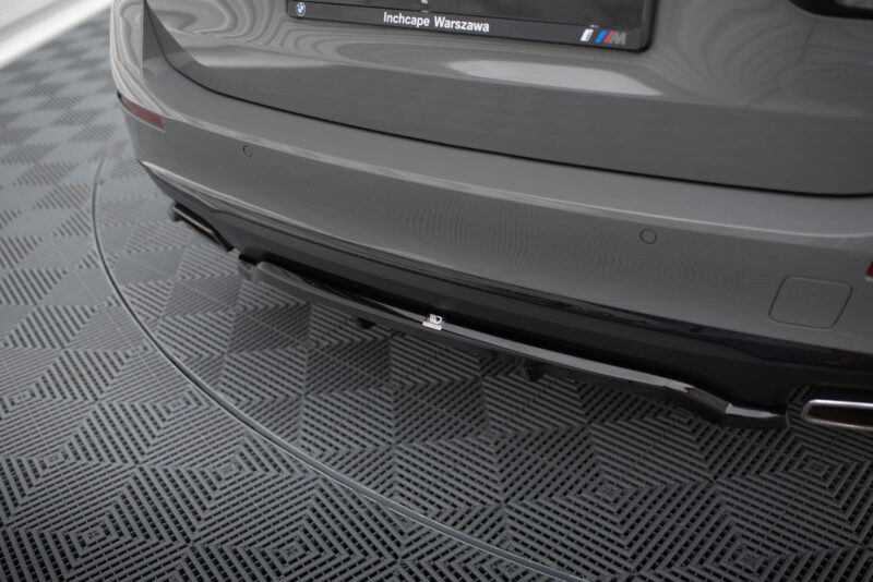 pol_po_Rear-Splitter-with-vertical-bars-BMW-5-G30-G31-Facelift-19335_3jpg - OPSHOLDERS