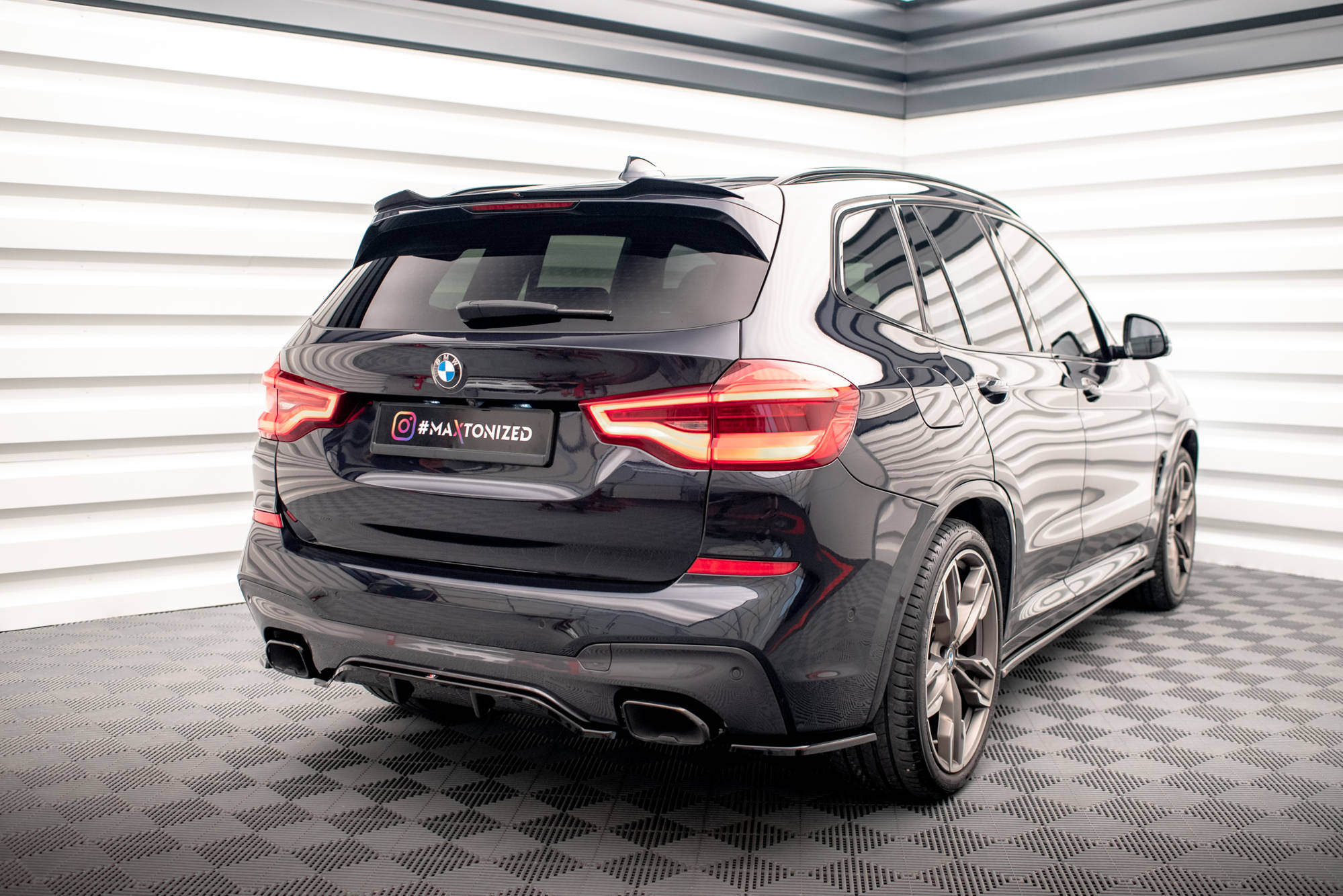 pol_po_Rear-Splitter-with-vertical-bars-BMW-X3-M40i-M40d-G01-16808_4jpg - OPSHOLDERS