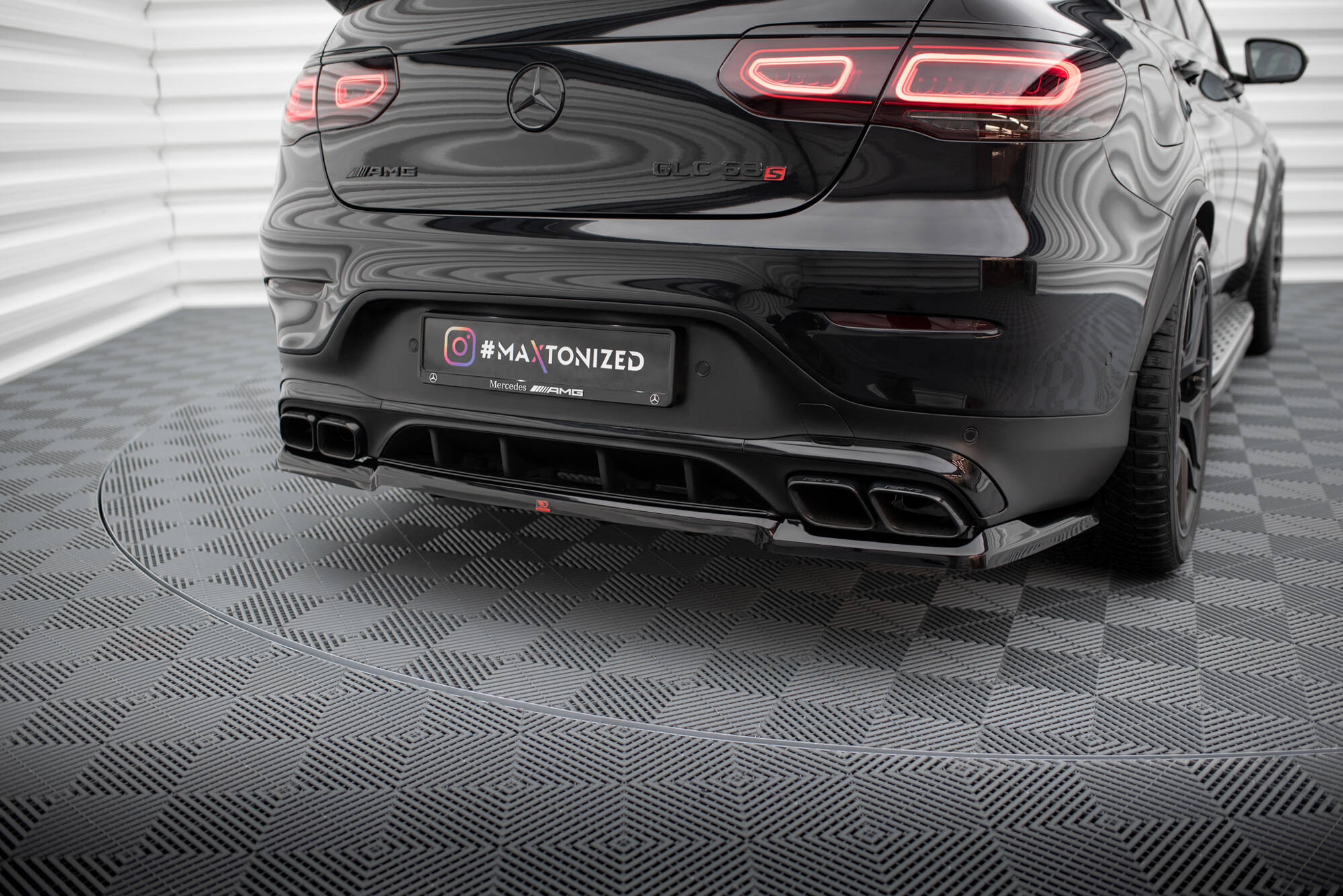 pol_po_Rear-Splitter-with-vertical-bars-Mercedes-AMG-GLC-63-Coupe-C253-Facelift-19212_6jpg - OPSHOLDERS