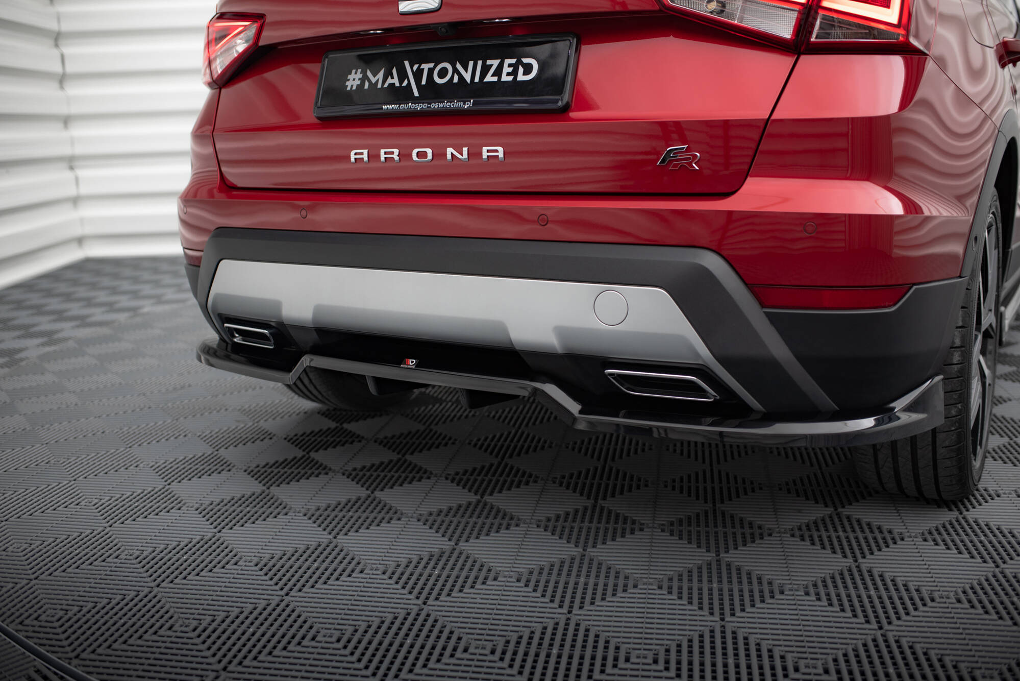 pol_po_Rear-Splitter-with-vertical-bars-Seat-Arona-FR-Mk1-19276_4jpg - OPSHOLDERS
