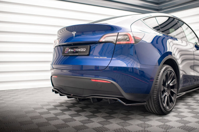 pol_po_Rear-Splitter-with-vertical-bars-Tesla-Model-Y-16768_8jpg - OPSHOLDERS