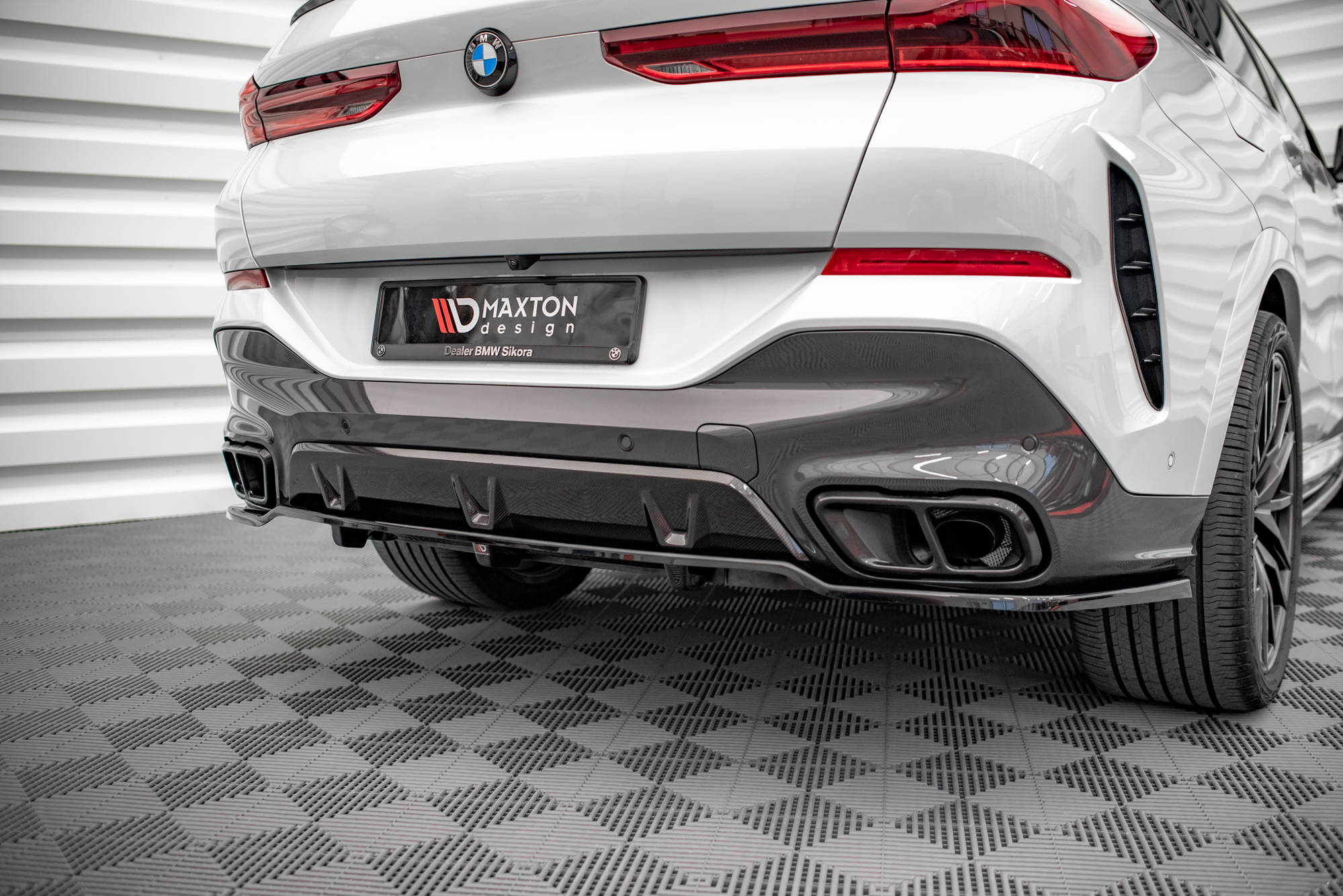 pol_po_Rear-Splitter-with-vertical-bars-V-1-BMW-X6-M-Pack-G06-14035_3jpg - OPSHOLDERS