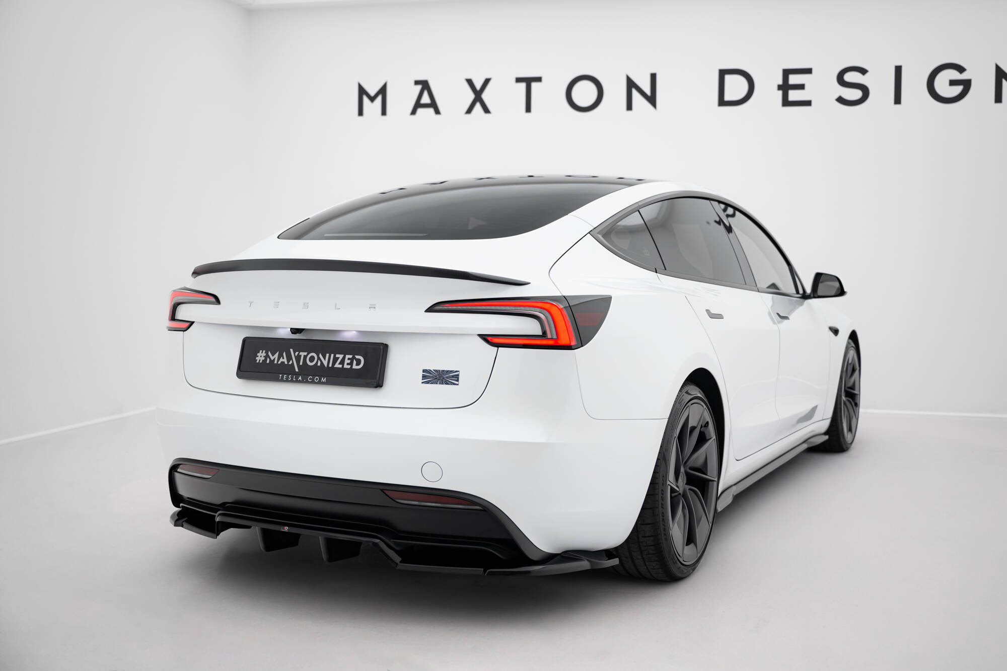 pol_po_Rear-Splitter-with-vertical-bars-V-2-Tesla-Model-3-Performance-Mk1-Facelift-21820_2jpg - OPSHOLDERS