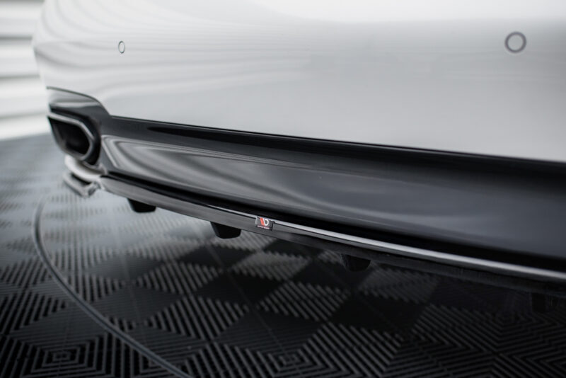 pol_po_Rear-Splitter-with-vertical-bars-for-BMW-7-M-Pack-G11-G12-12294_3jpg - OPSHOLDERS