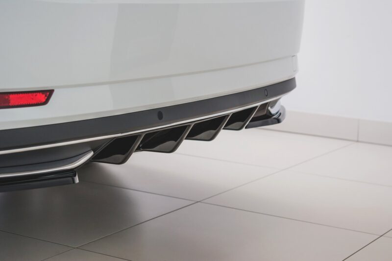 pol_po_Rear-Valance-Skoda-Superb-Liftback-Combi-Mk3-FL-8920_1jpg - OPSHOLDERS