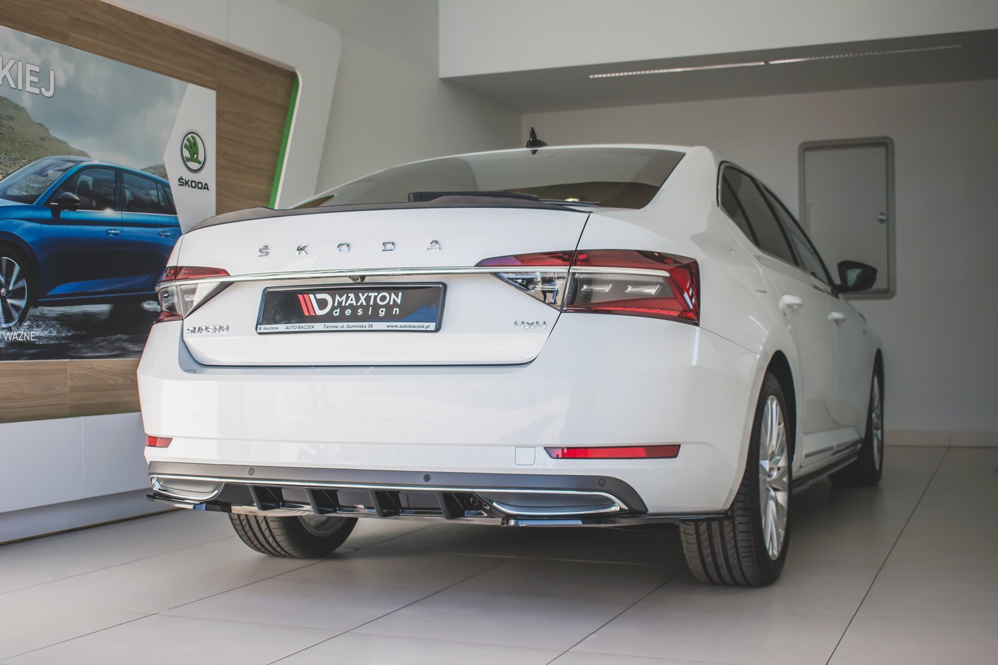 pol_po_Rear-Valance-Skoda-Superb-Liftback-Combi-Mk3-FL-8920_4jpg - OPSHOLDERS