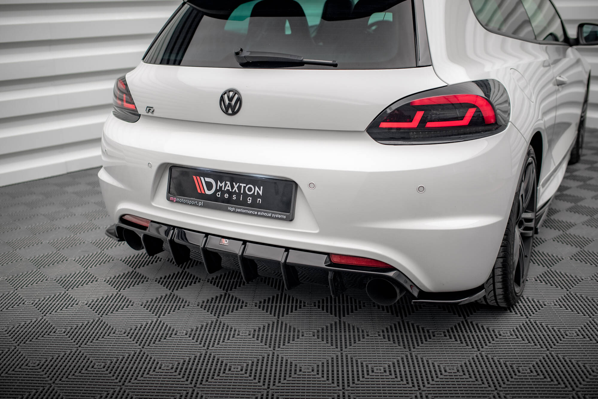 pol_po_Rear-Valance-V-1-Volkswagen-Scirocco-R-Mk3-19565_3jpg - OPSHOLDERS