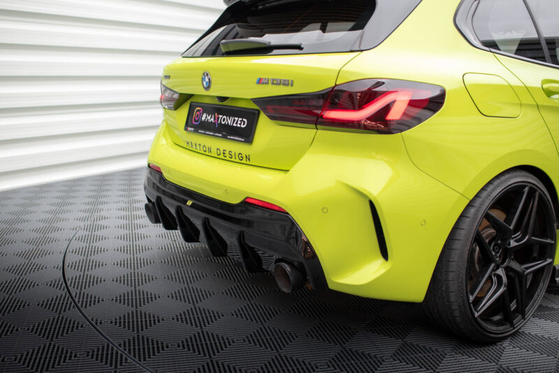 pol_po_Rear-Valance-V-3-BMW-1-F40-M-Pack-M135i-128ti-Version-with-single-exhausts-on-two-sides-19994_10jpg - OPSHOLDERS