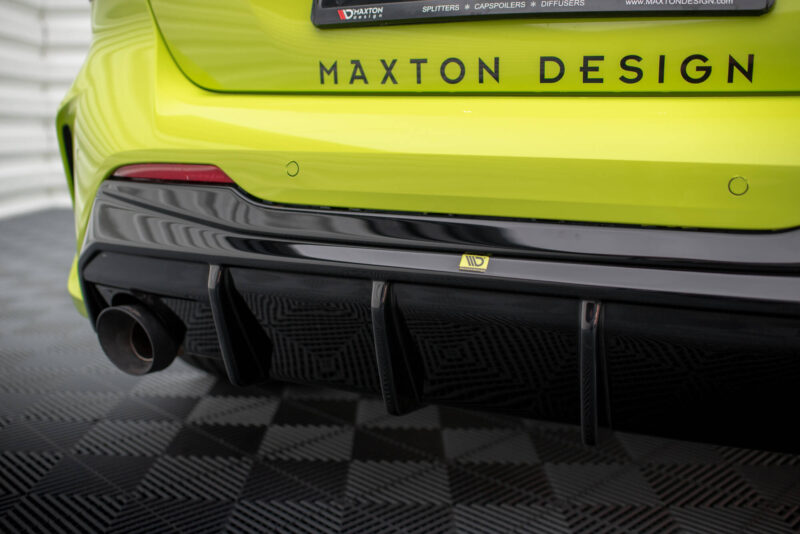 pol_po_Rear-Valance-V-3-BMW-1-F40-M-Pack-M135i-128ti-Version-with-single-exhausts-on-two-sides-19994_7jpg - OPSHOLDERS