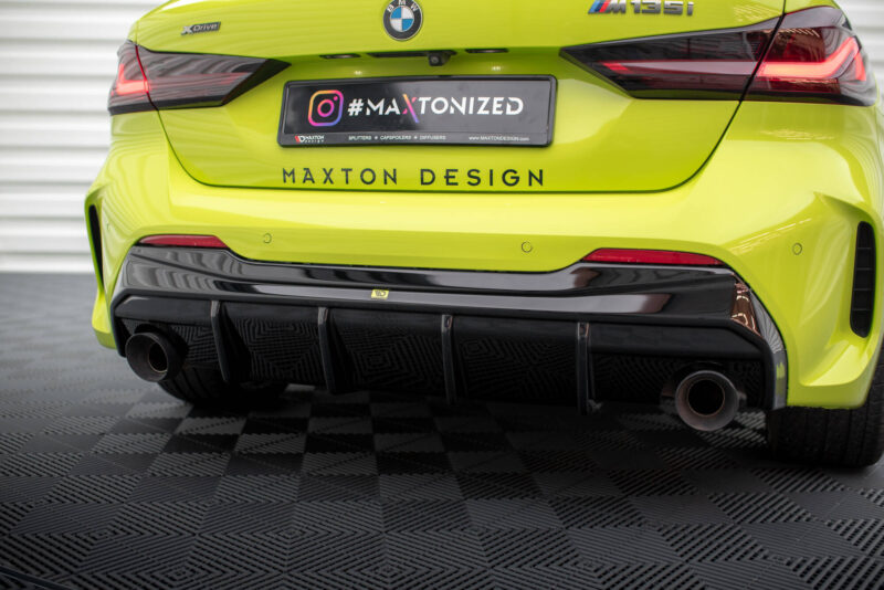 pol_po_Rear-Valance-V-3-BMW-1-F40-M-Pack-M135i-128ti-Version-with-single-exhausts-on-two-sides-19994_8jpg - OPSHOLDERS