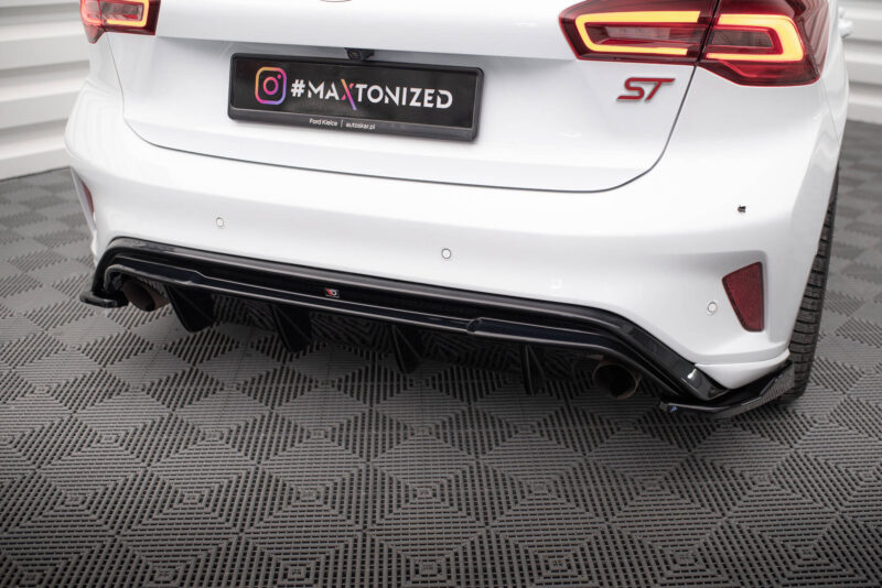 pol_po_Rear-Valance-V-3-Ford-Focus-Hatchback-ST-Mk4-10161_12jpg - OPSHOLDERS