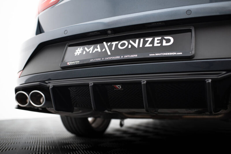 pol_po_Rear-Valance-V-3-Seat-Leon-Cupra-ST-Mk3-FL-10031_4jpg - OPSHOLDERS