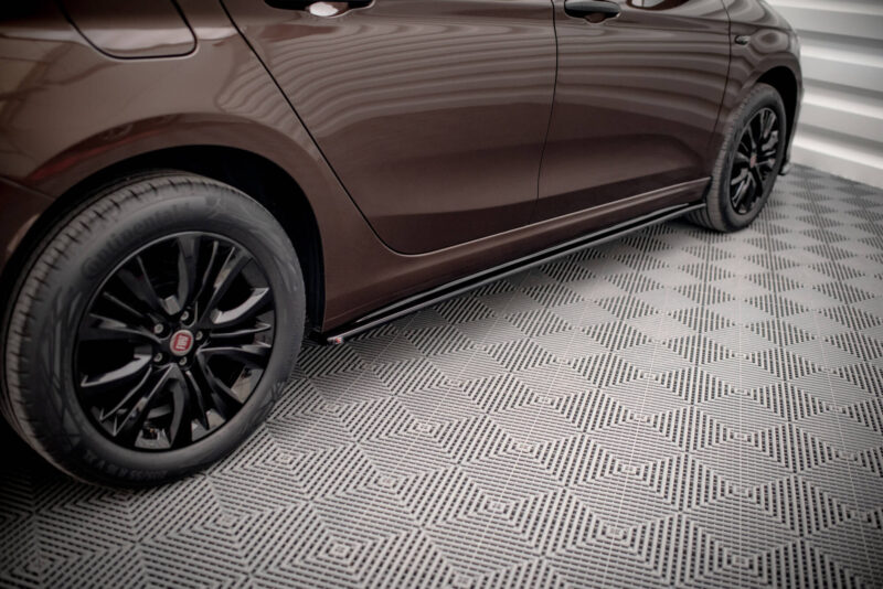 pol_po_SIDE-SKIRTS-DIFFUSERS-Fiat-Tipo-S-Design-5538_6jpg - OPSHOLDERS