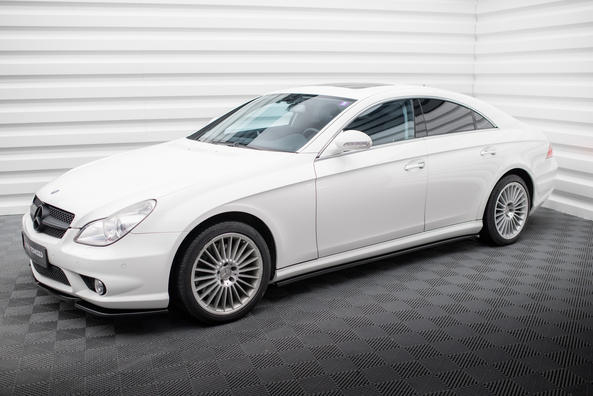 pol_po_SIDE-SKIRTS-DIFFUSERS-Mercedes-CLS-C219-55AMG-5559_3jpg - OPSHOLDERS