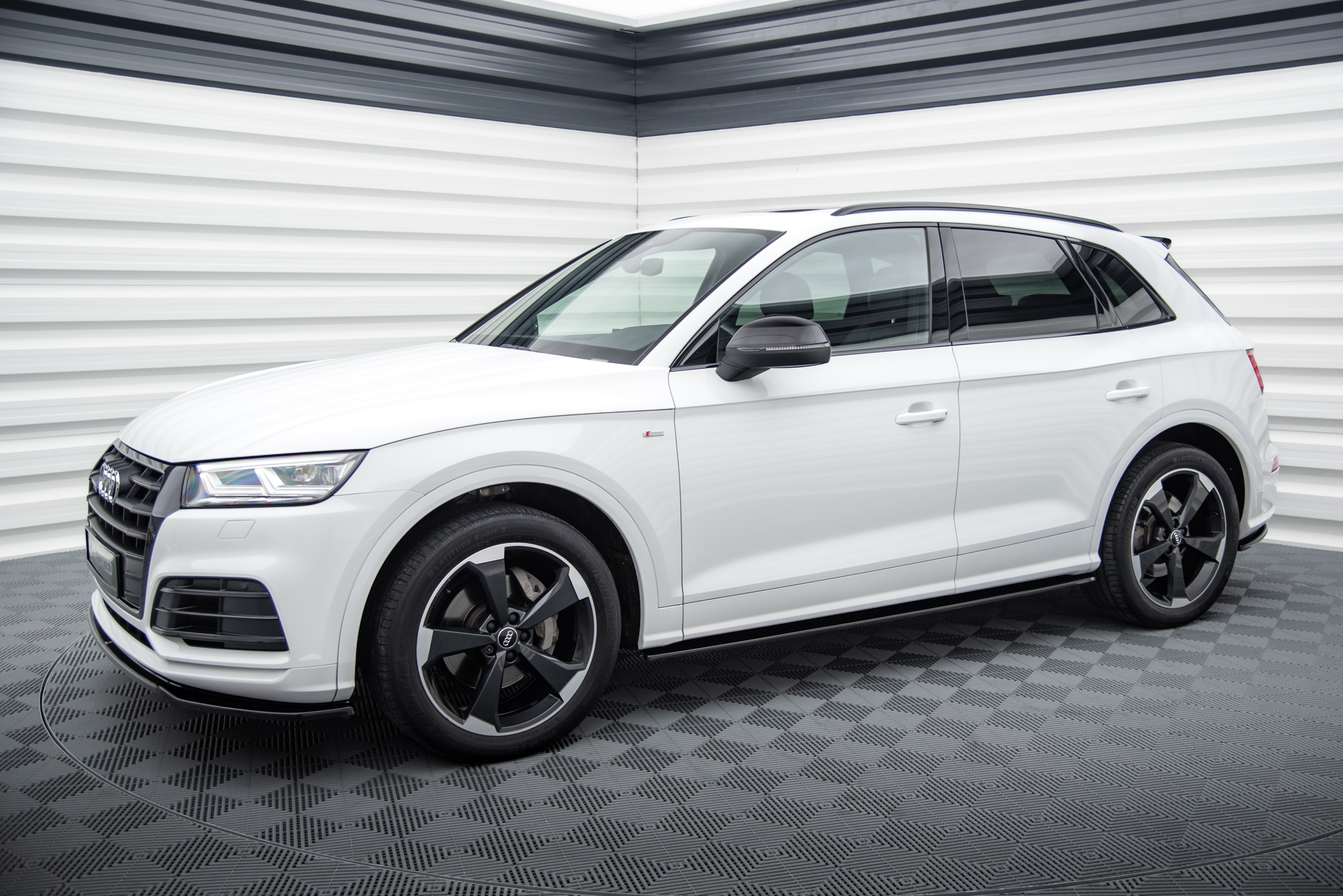 pol_po_Set-of-Splitters-Audi-SQ5-Q5-S-line-Mk2-23115_6jpg - OPSHOLDERS