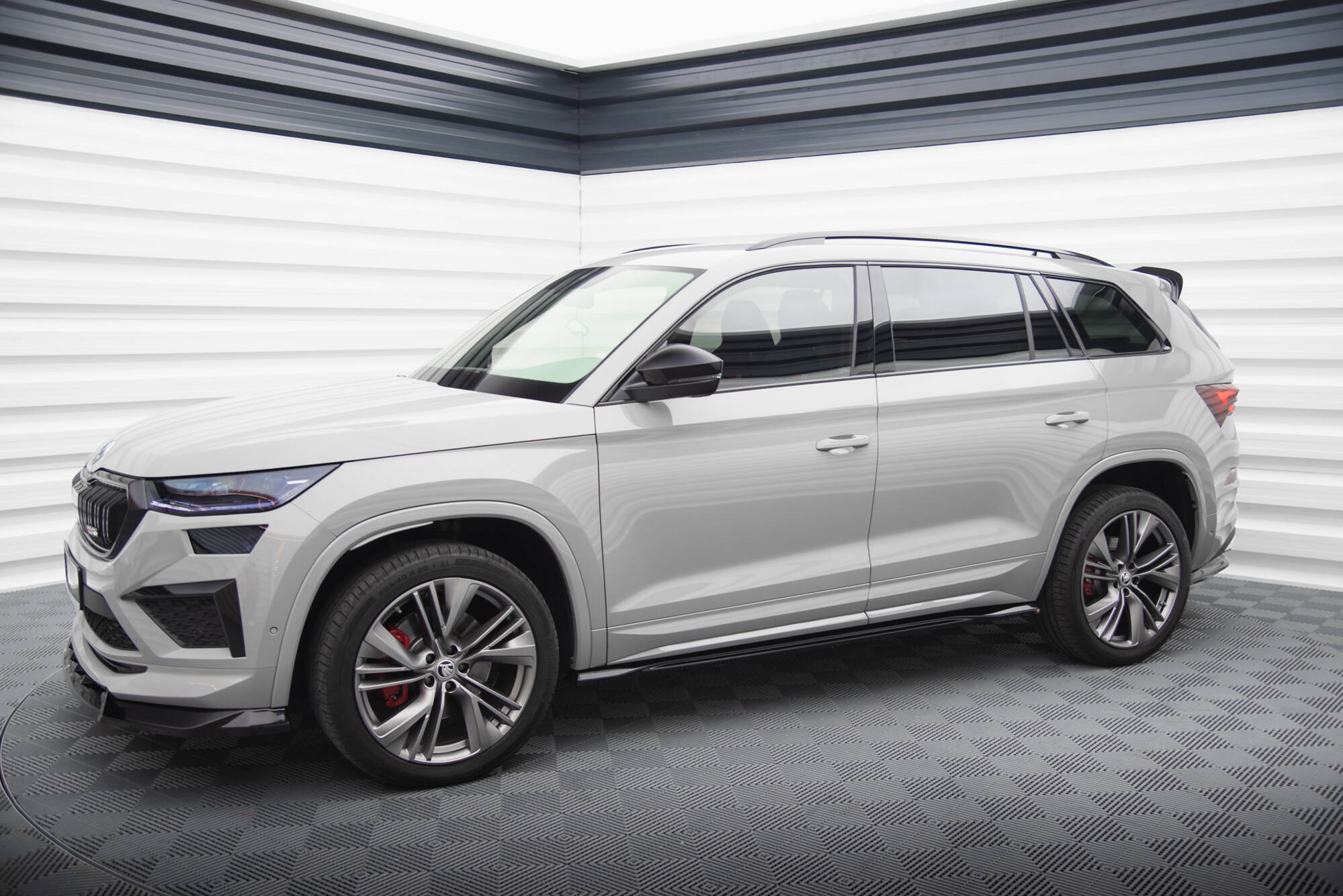 pol_po_Set-of-Splitters-Skoda-Kodiaq-RS-Mk1-Facelift-21401_14jpg - OPSHOLDERS