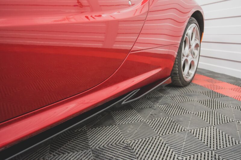 pol_po_Side-Skirts-Diffusers-Alfa-Romeo-4C-9326_3jpg - OPSHOLDERS