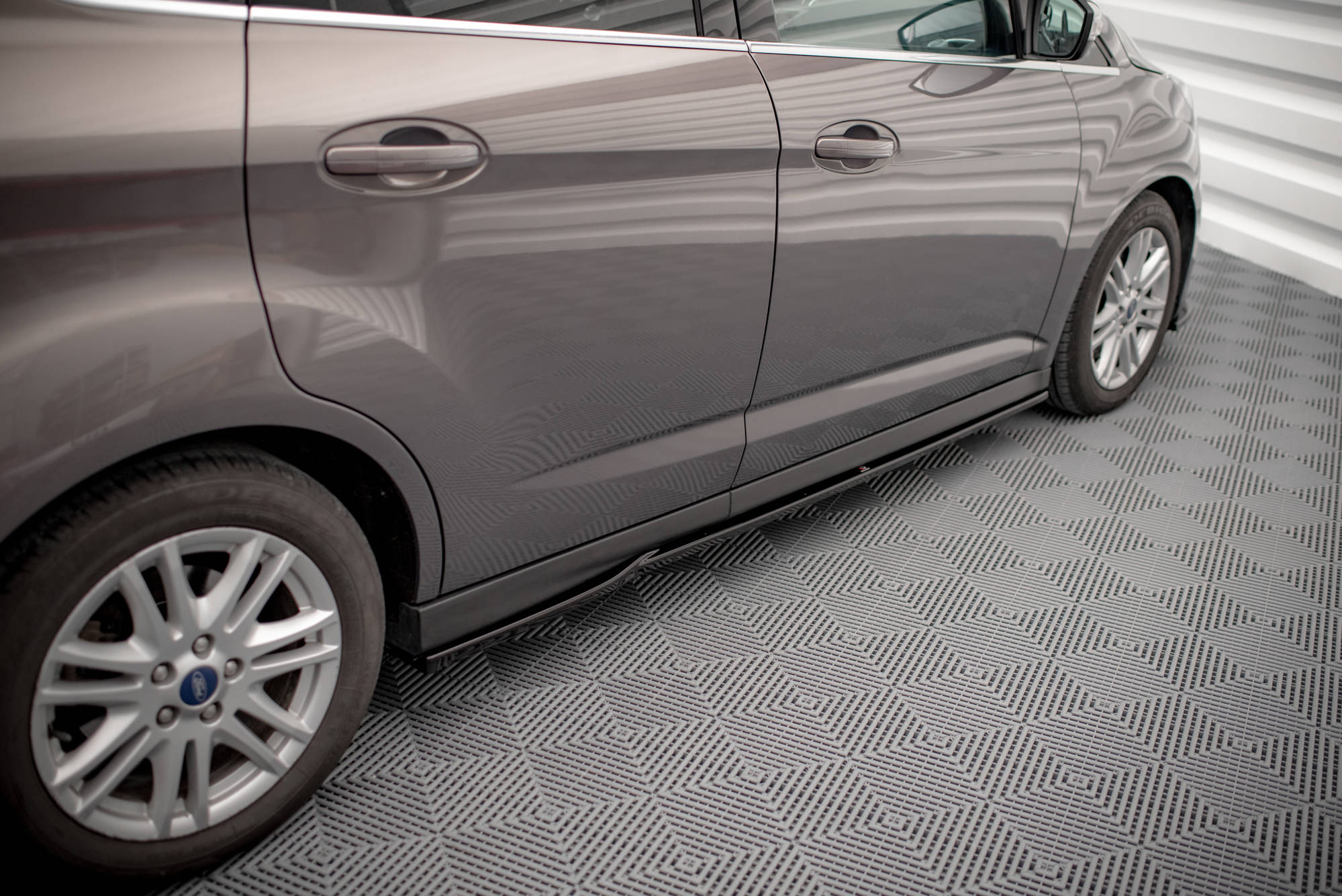 pol_po_Side-Skirts-Diffusers-Ford-C-Max-Mk2-15823_2jpg - OPSHOLDERS