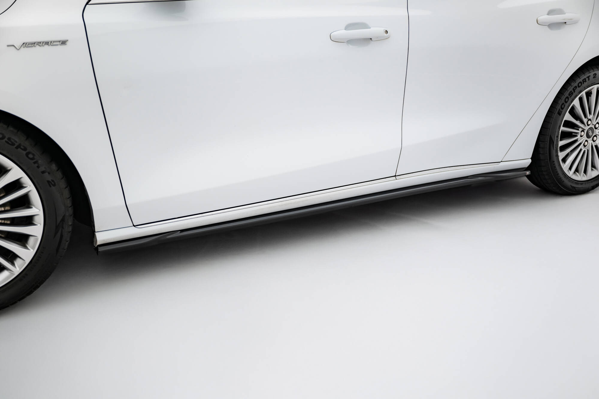 pol_po_Side-Skirts-Diffusers-Ford-Focus-Vignale-Mk4-22000_4jpg - OPSHOLDERS