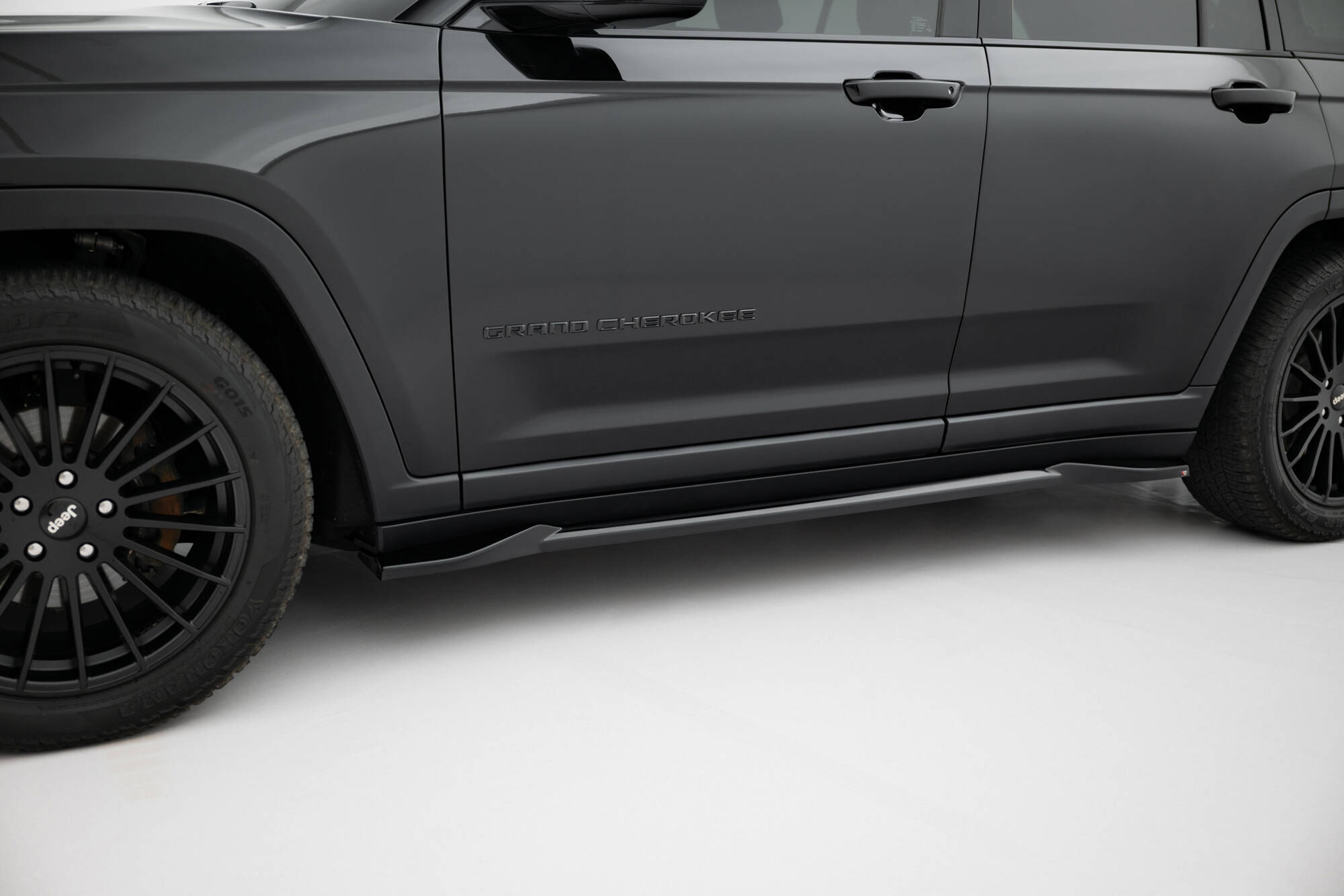 pol_po_Side-Skirts-Diffusers-Jeep-Grand-Cherokee-Trailhawk-Mk5-21852_3jpg - OPSHOLDERS
