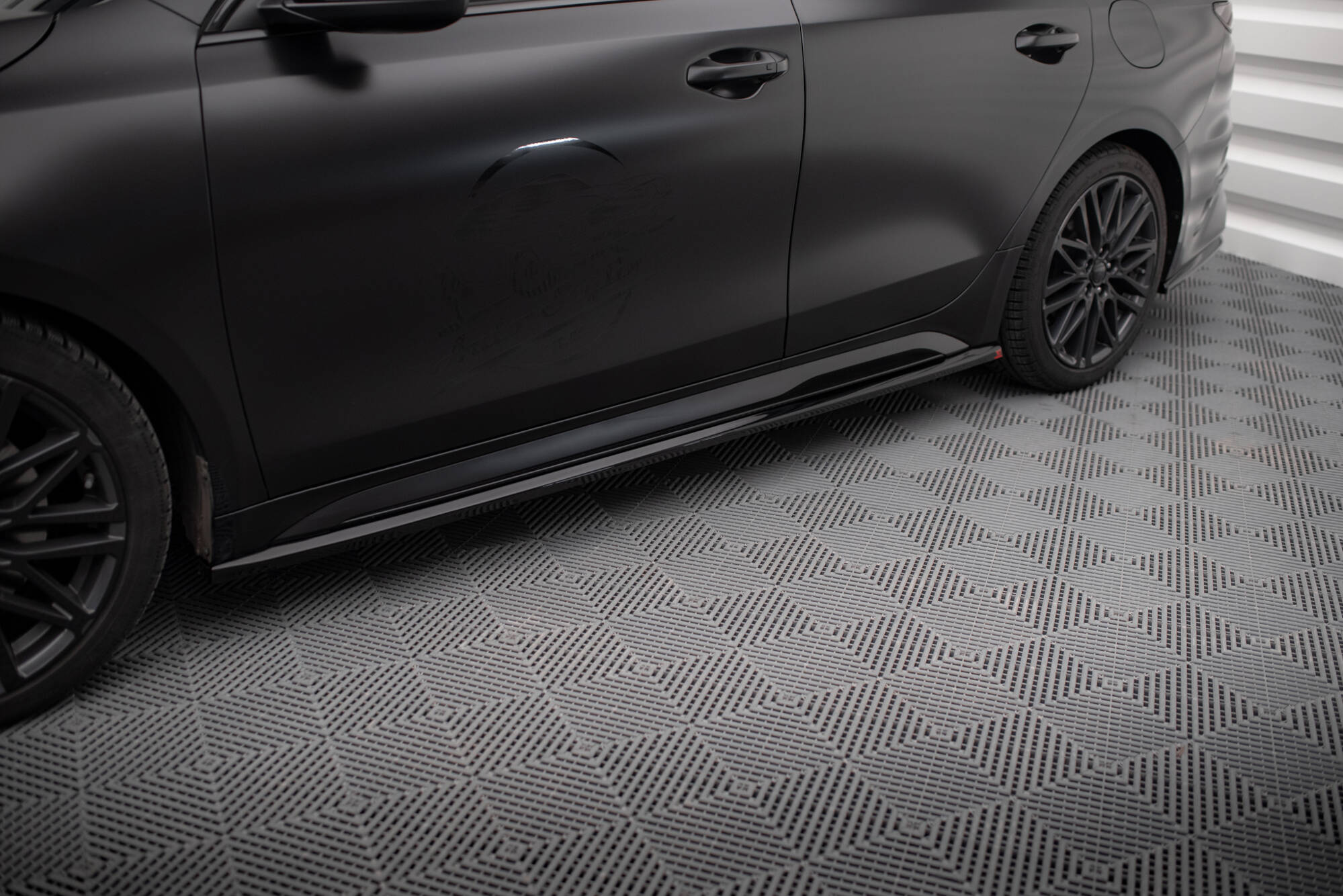 pol_po_Side-Skirts-Diffusers-Kia-Proceed-GT-GT-Line-Mk1-Facelift-Ceed-GT-Mk3-Facelift-20038_3jpg - OPSHOLDERS