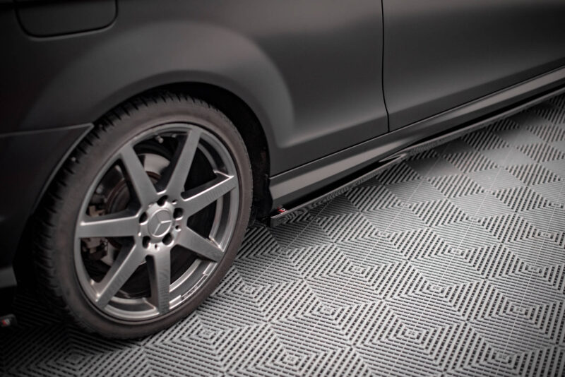pol_po_Side-Skirts-Diffusers-Mercedes-Benz-C-Coupe-Sedan-Estate-AMG-Line-C204-W204-Facelift-S204-Facelift-17443_4jpg - OPSHOLDERS
