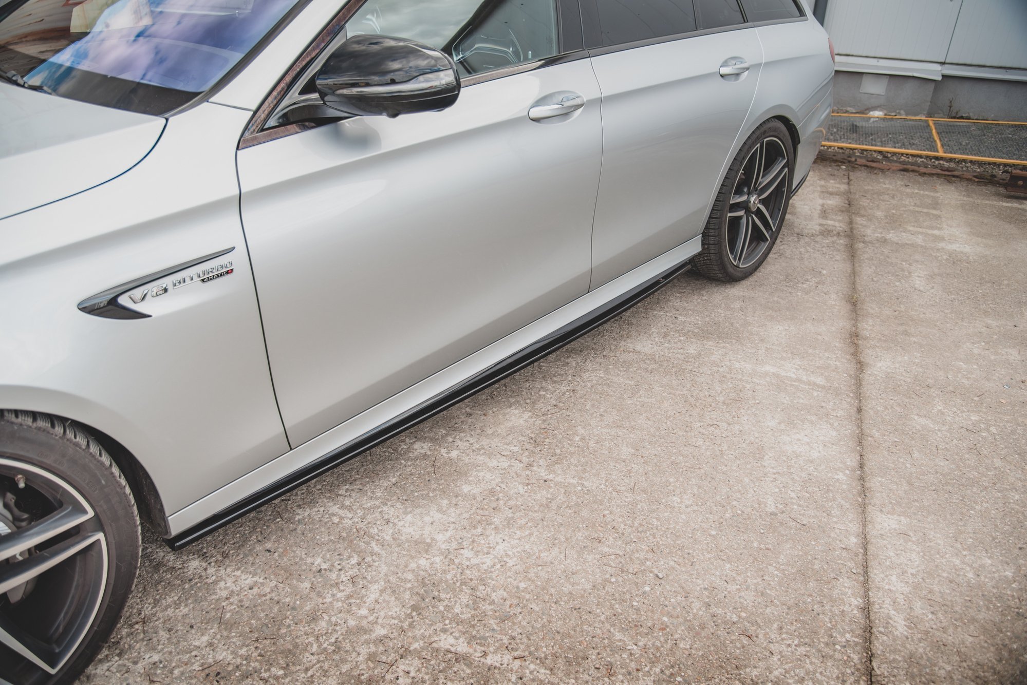 pol_po_Side-Skirts-Diffusers-Mercedes-Benz-E63-AMG-Estate-Sedan-S213-W213-9851_3jpg - OPSHOLDERS