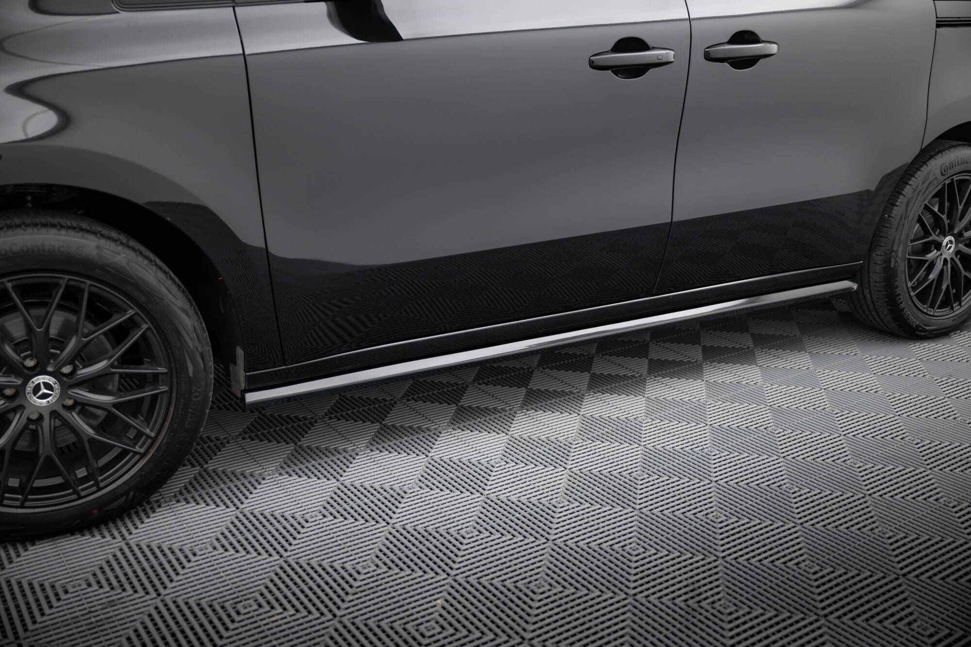 pol_po_Side-Skirts-Diffusers-Mercedes-Benz-T-W420-21098_3jpg - OPSHOLDERS