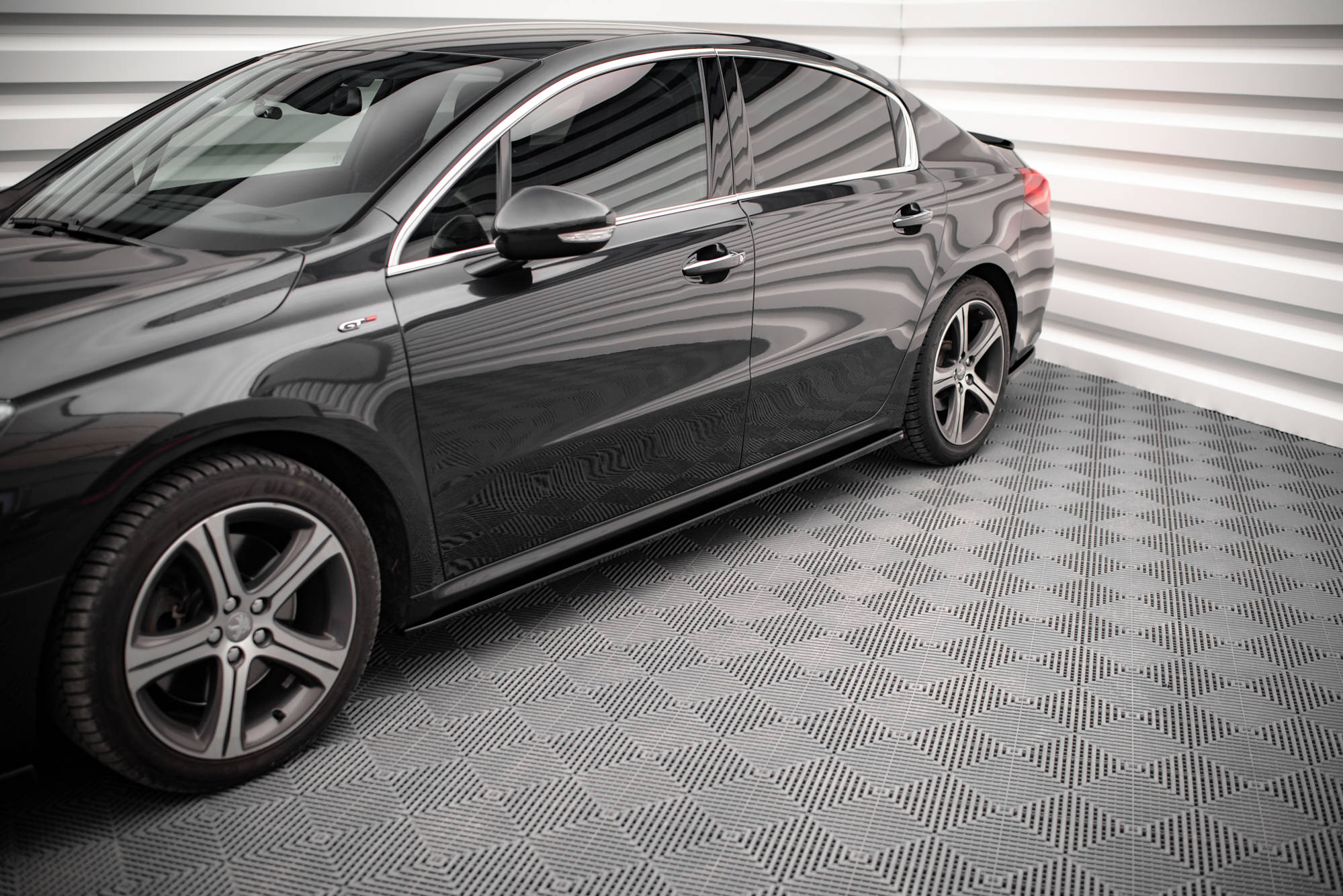 pol_po_Side-Skirts-Diffusers-Peugeot-508-GT-Mk1-Facelift-15390_6jpg - OPSHOLDERS