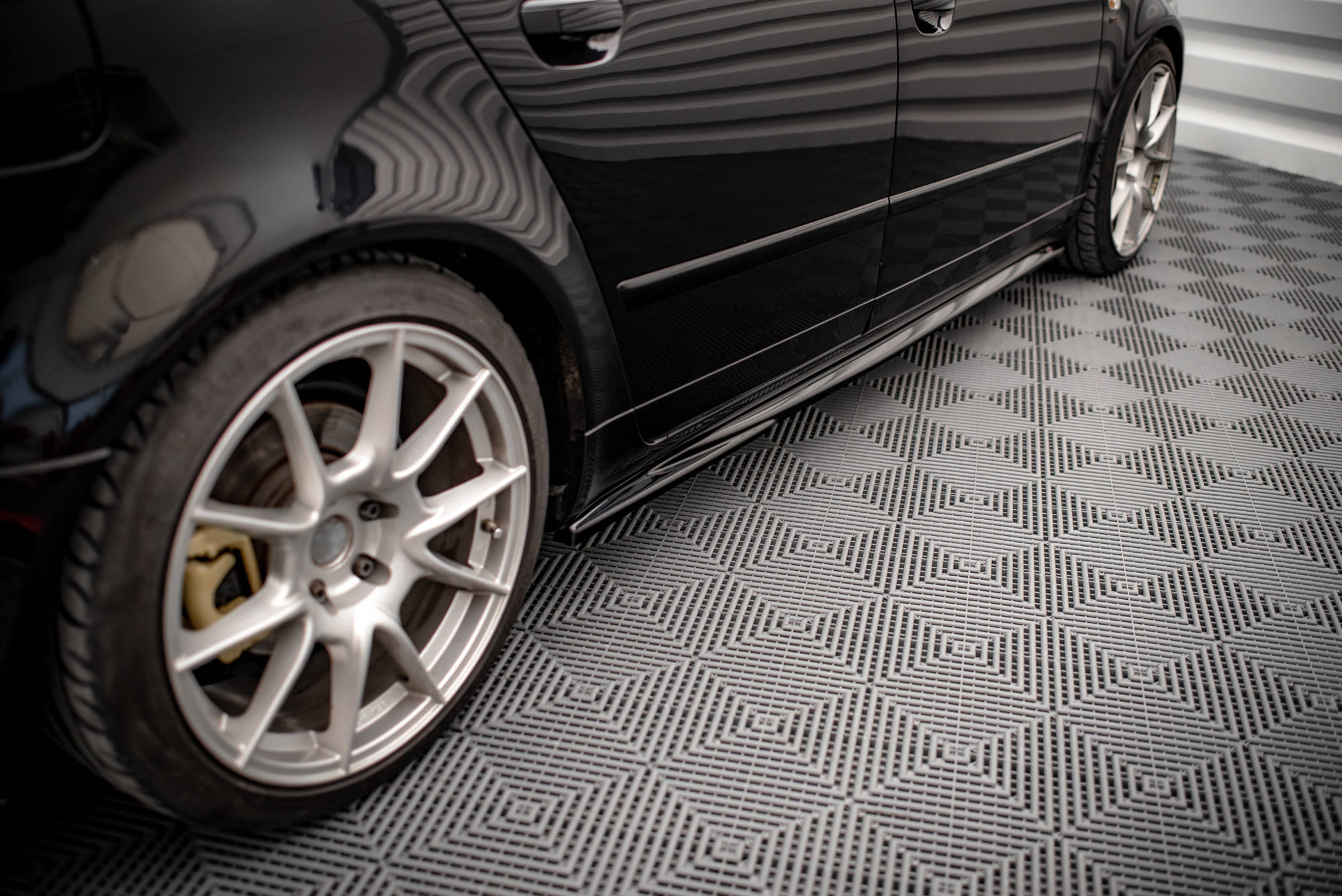 pol_po_Side-Skirts-Diffusers-Seat-Exeo-15124_4jpg - OPSHOLDERS