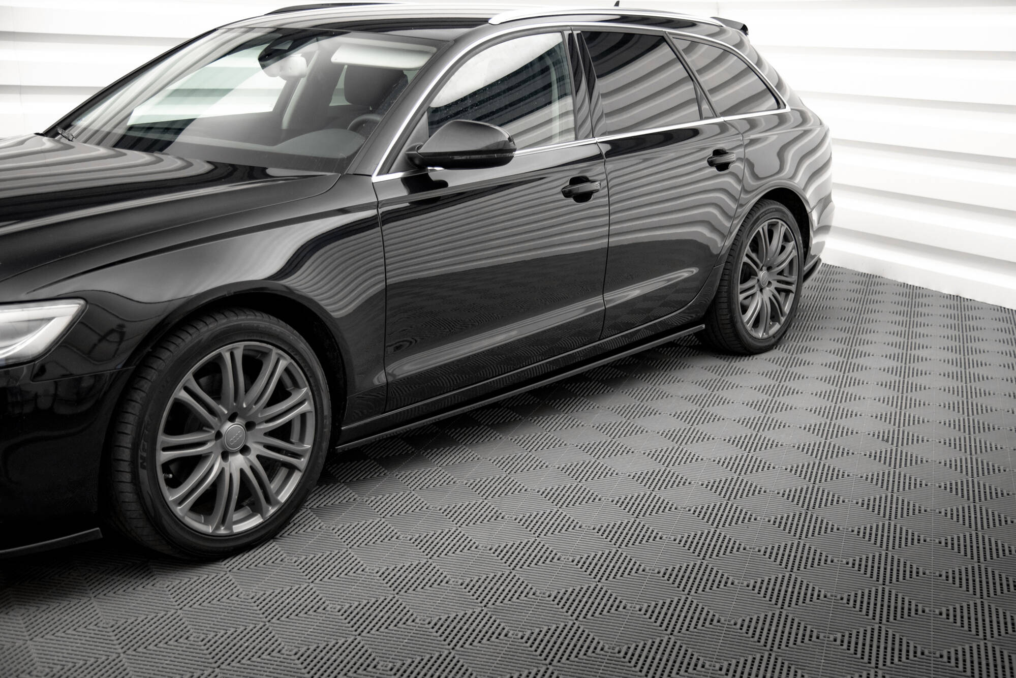 pol_po_Side-Skirts-Diffusers-V-2-Audi-A6-C7-20237_3jpg - OPSHOLDERS