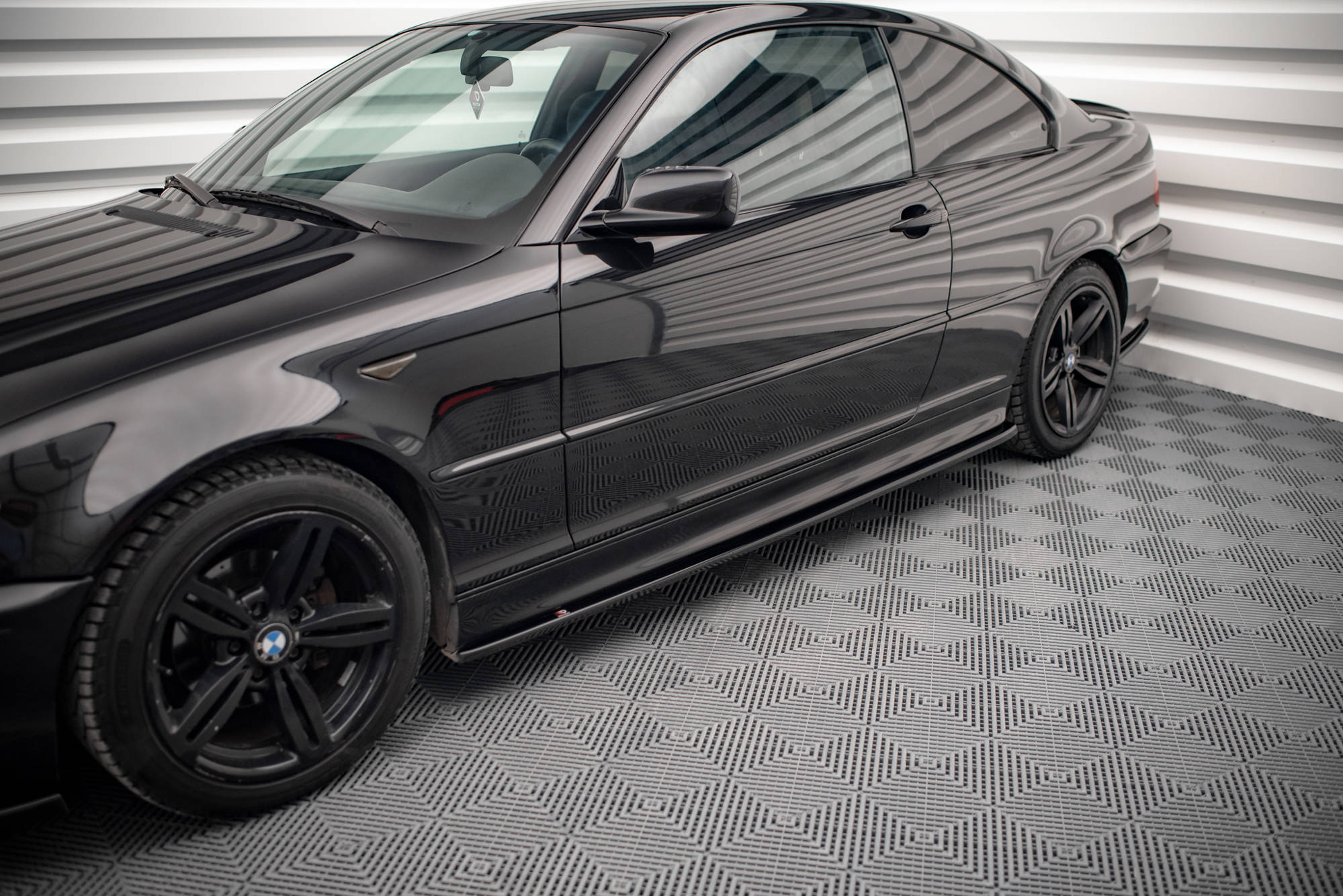 pol_po_Side-Skirts-Diffusers-V-2-BMW-3-Coupe-M-Pack-E46-14930_3jpg - OPSHOLDERS